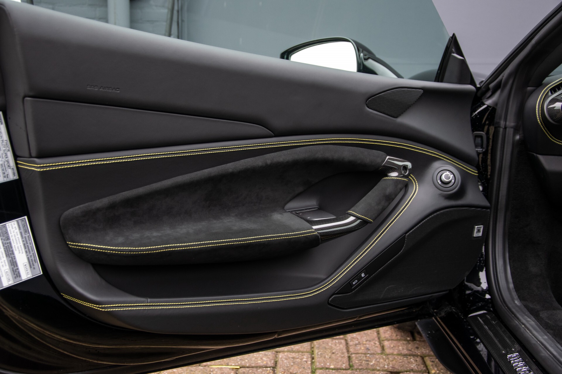 Ferrari F8 Tributo 3.9 V8 HELE Novitech Full Carbon/Lift/Racing Seats/Passenger Display/Hifi Foto 14