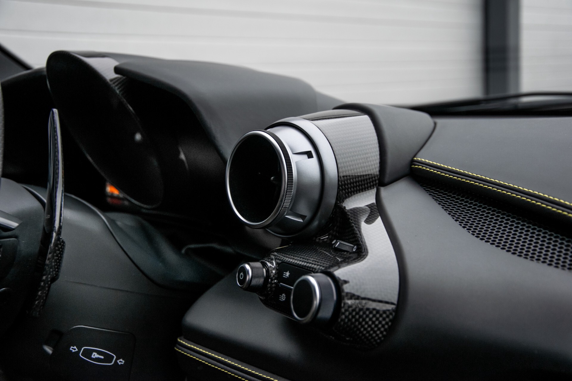 Ferrari F8 Tributo 3.9 V8 HELE Novitech Full Carbon/Lift/Racing Seats/Passenger Display/Hifi Foto 47