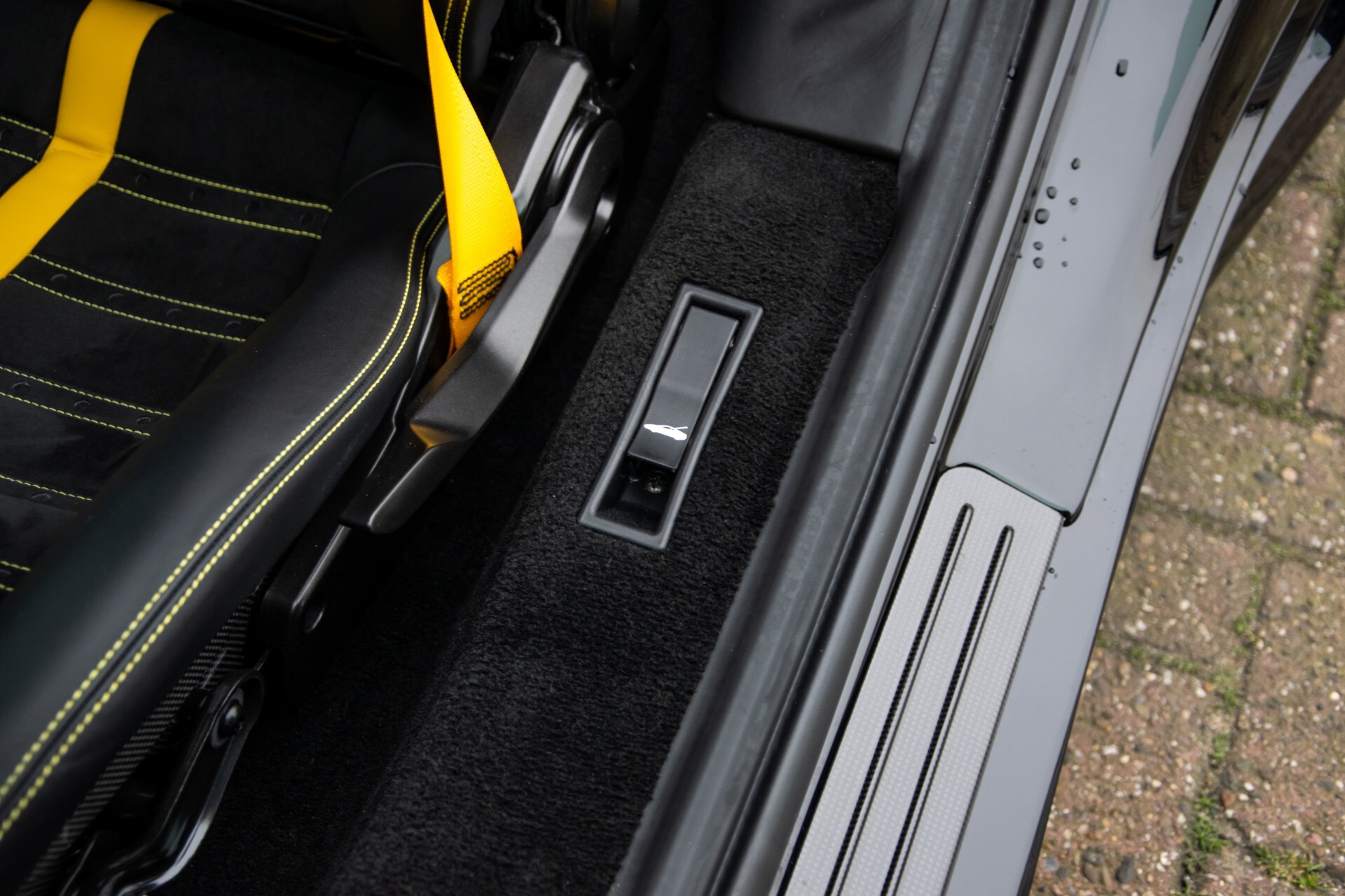 Ferrari F8 Tributo 3.9 V8 HELE Full Carbon/Lift/Racing Seats/Passenger Display/Hifi Foto 13