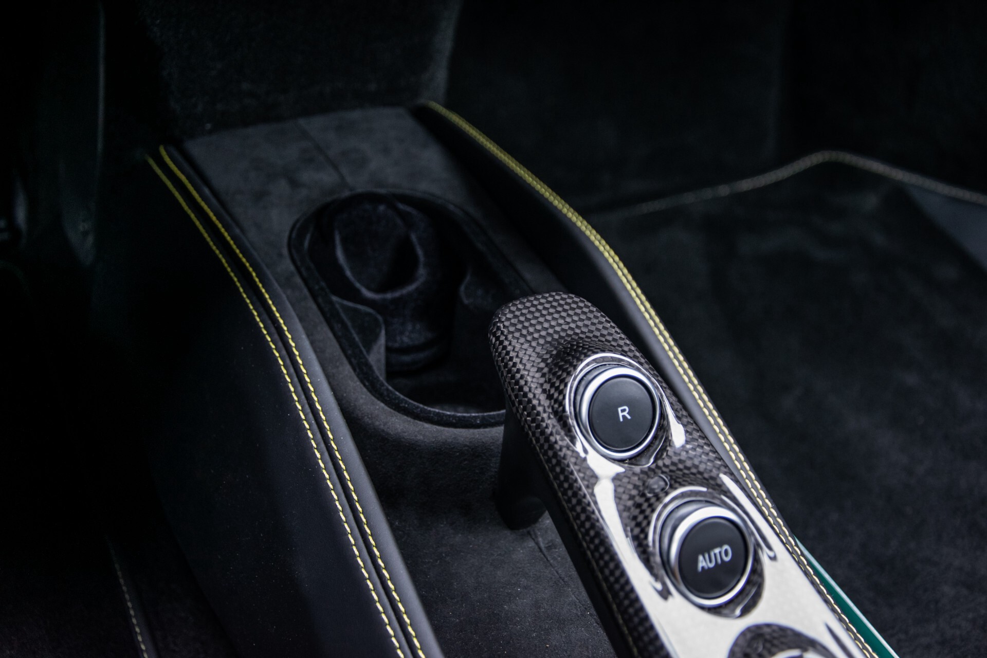 Ferrari F8 Tributo 3.9 V8 HELE Full Carbon/Lift/Racing Seats/Passenger Display/Hifi Foto 42