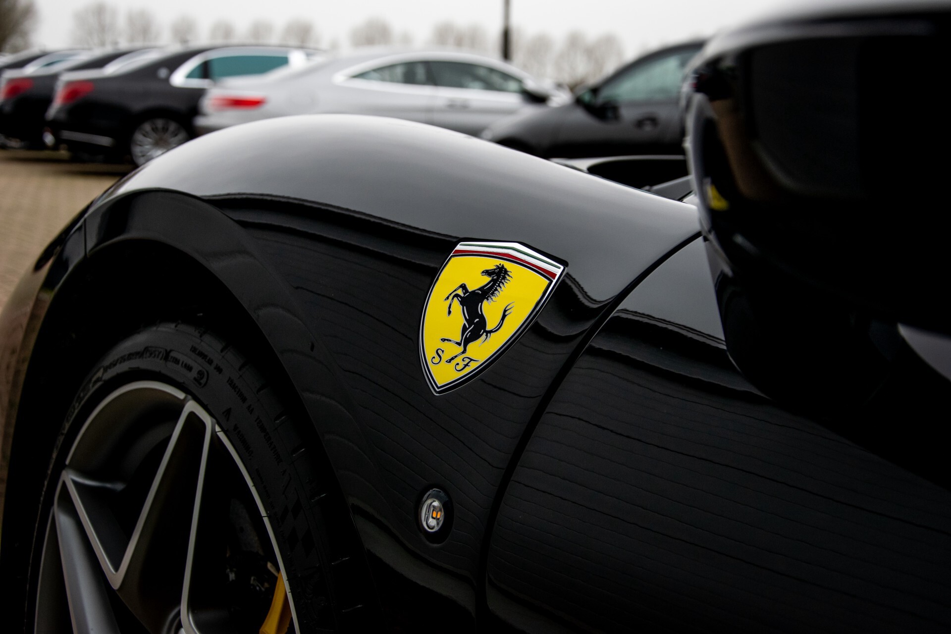 Ferrari F8 Tributo 3.9 V8 HELE Full Carbon/Lift/Racing Seats/Passenger Display/Hifi Foto 57