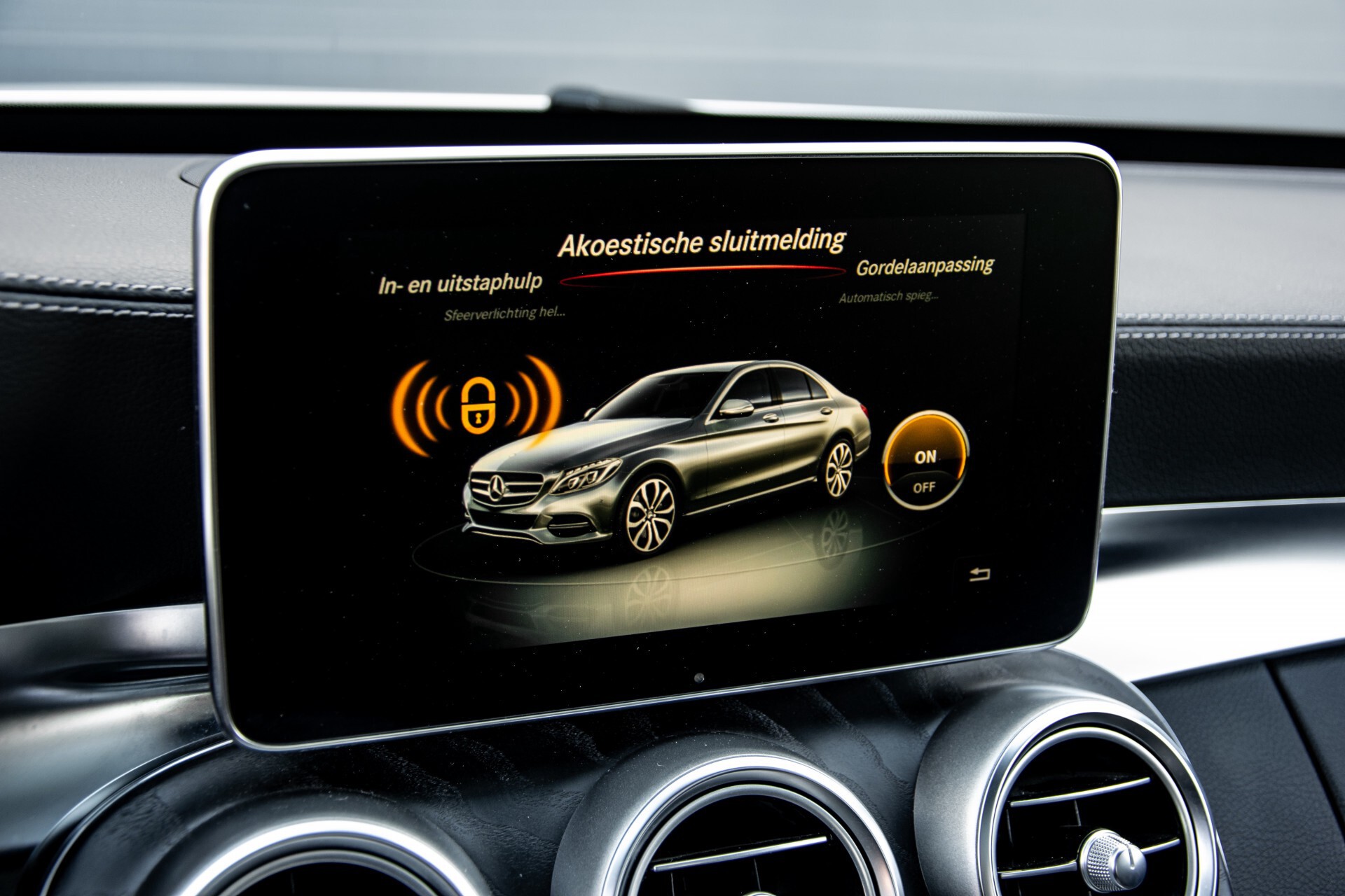 Mercedes-Benz C-Klasse 450/43 AMG 4-M Distronic/Standkachel/Panorama/Keyless/Harman-Kardon/Stoelkoeling Aut7 Foto 29