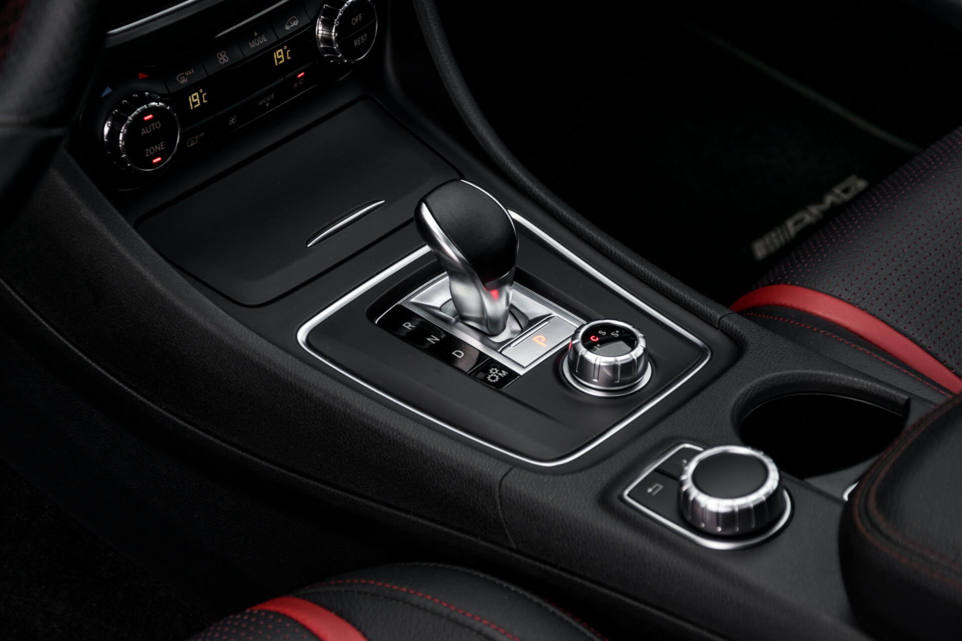 Mercedes-Benz CLA-Klasse Shooting Brake 45 AMG 4-M Performance Stoelen/Uitlaat/19" velgen/Exclusive/Panorama Aut7 Foto 17