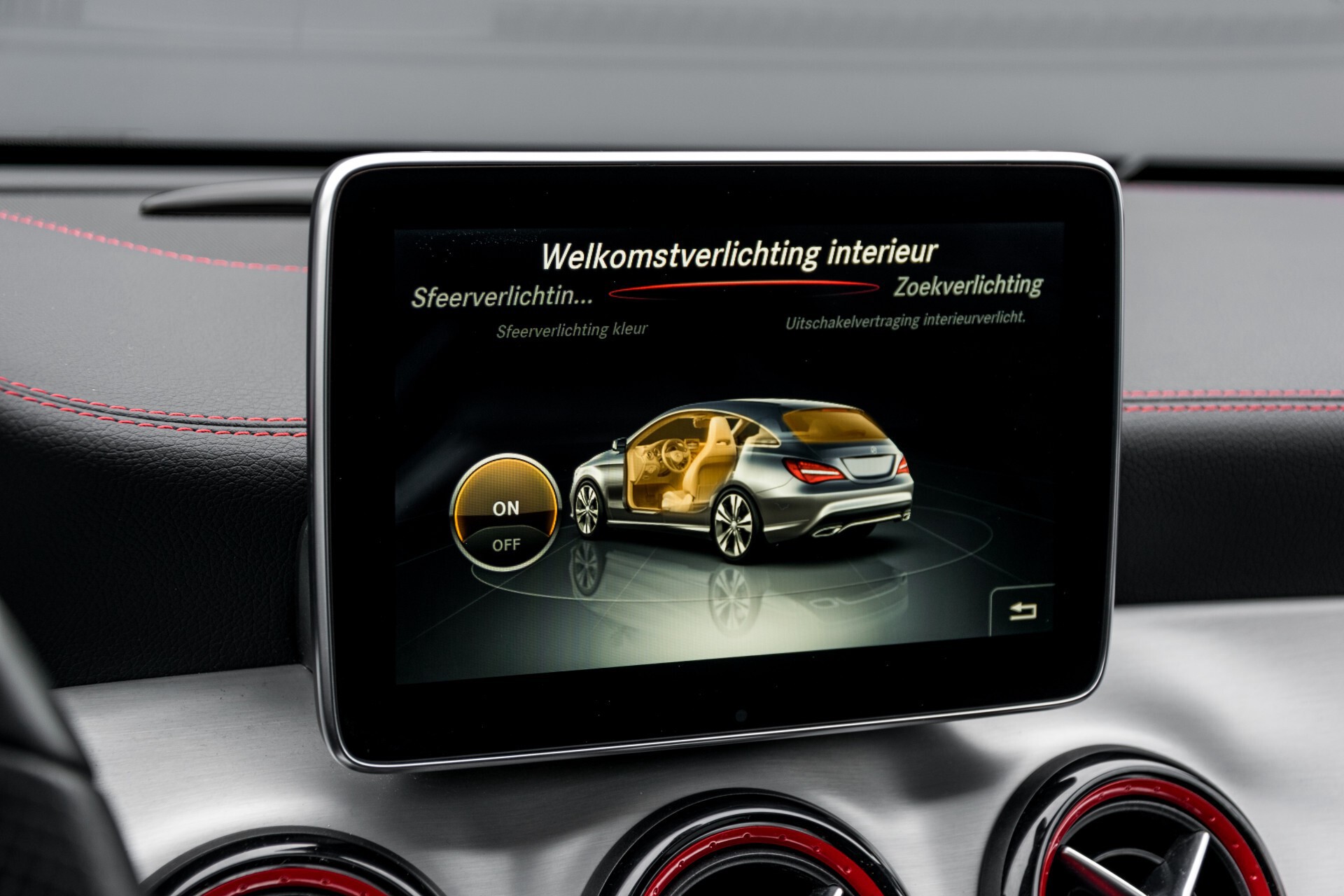 Mercedes-Benz CLA-Klasse Shooting Brake 45 AMG 4-M Performance Stoelen/Uitlaat/19" velgen/Exclusive/Panorama Aut7 Foto 28