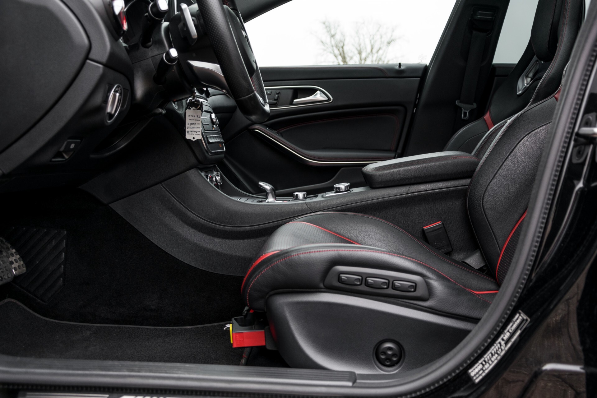 Mercedes-Benz CLA-Klasse Shooting Brake 45 AMG 4-M Performance Stoelen/Uitlaat/19" velgen/Exclusive/Panorama Aut7 Foto 29