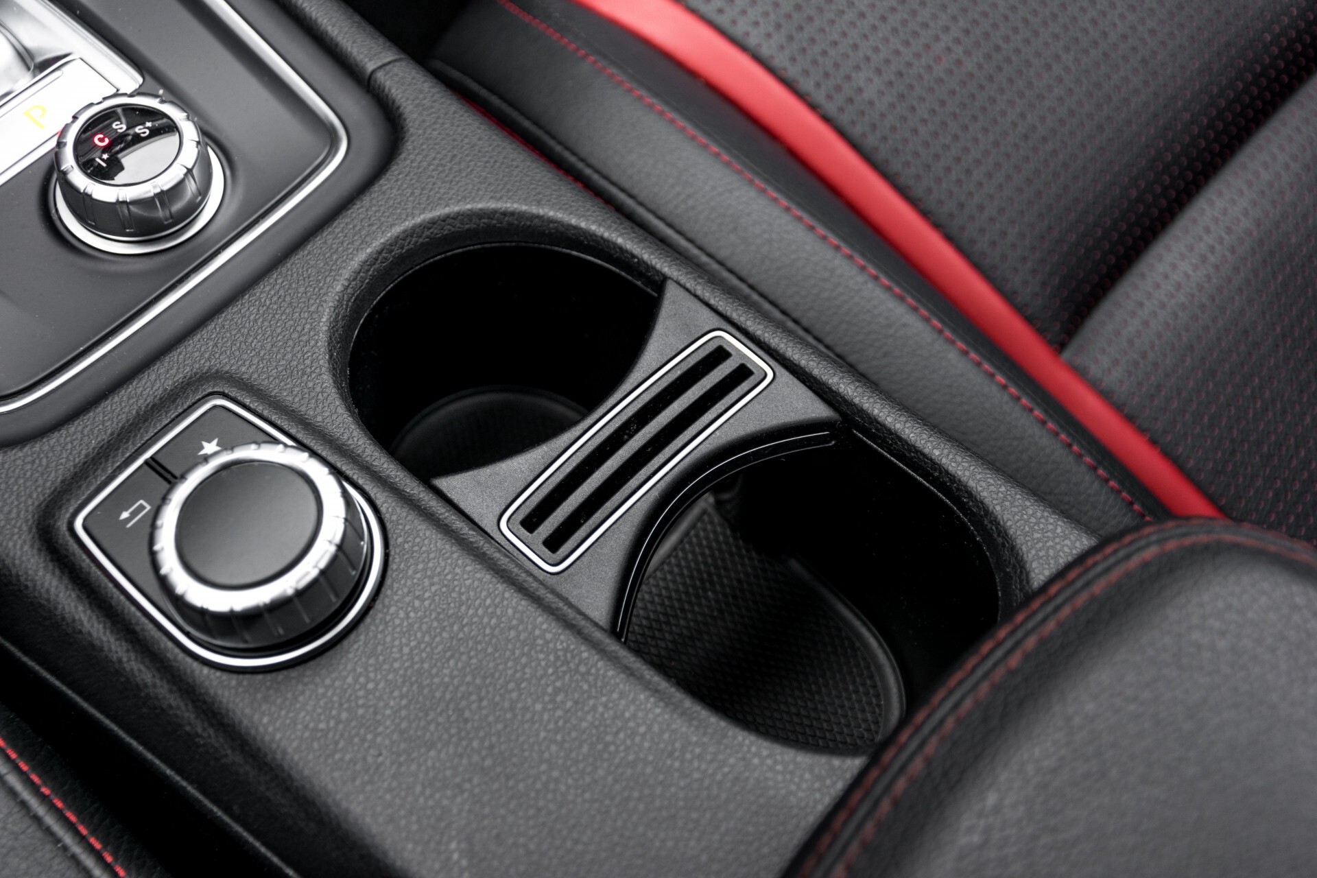 Mercedes-Benz CLA-Klasse Shooting Brake 45 AMG 4-M Performance Stoelen/Uitlaat/19" velgen/Exclusive/Panorama Aut7 Foto 42