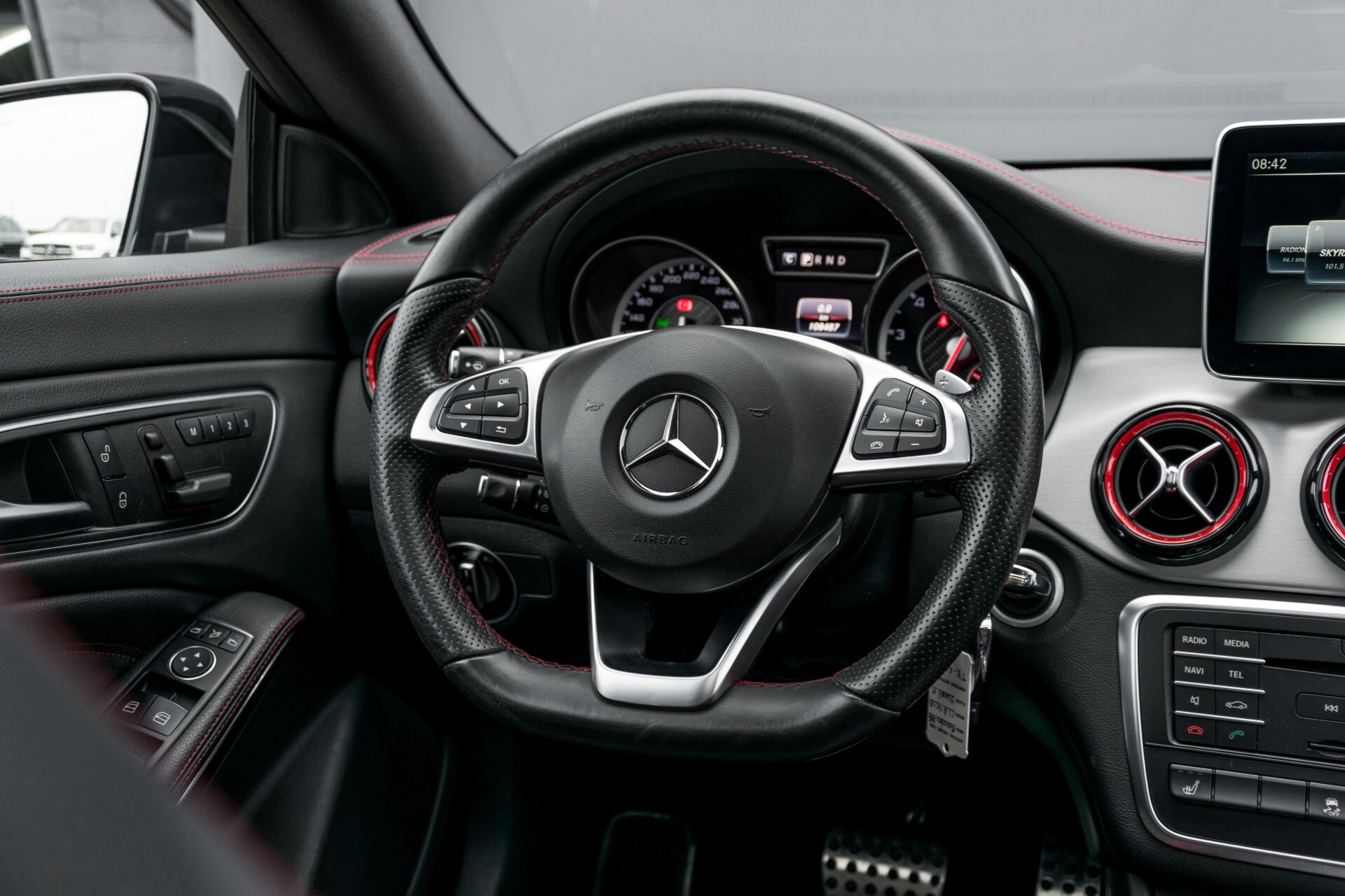 Mercedes-Benz CLA-Klasse Shooting Brake 45 AMG 4-M Performance Stoelen/Uitlaat/19" velgen/Exclusive/Panorama Aut7 Foto 7