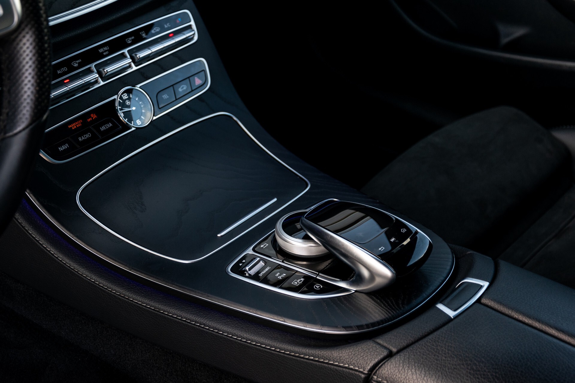 Mercedes-Benz E-Klasse Coupé 300 AMG Panorama/Rij-assist/Keyless/Massage/Memory/HUD/Standkachel/Night Aut9 Foto 19