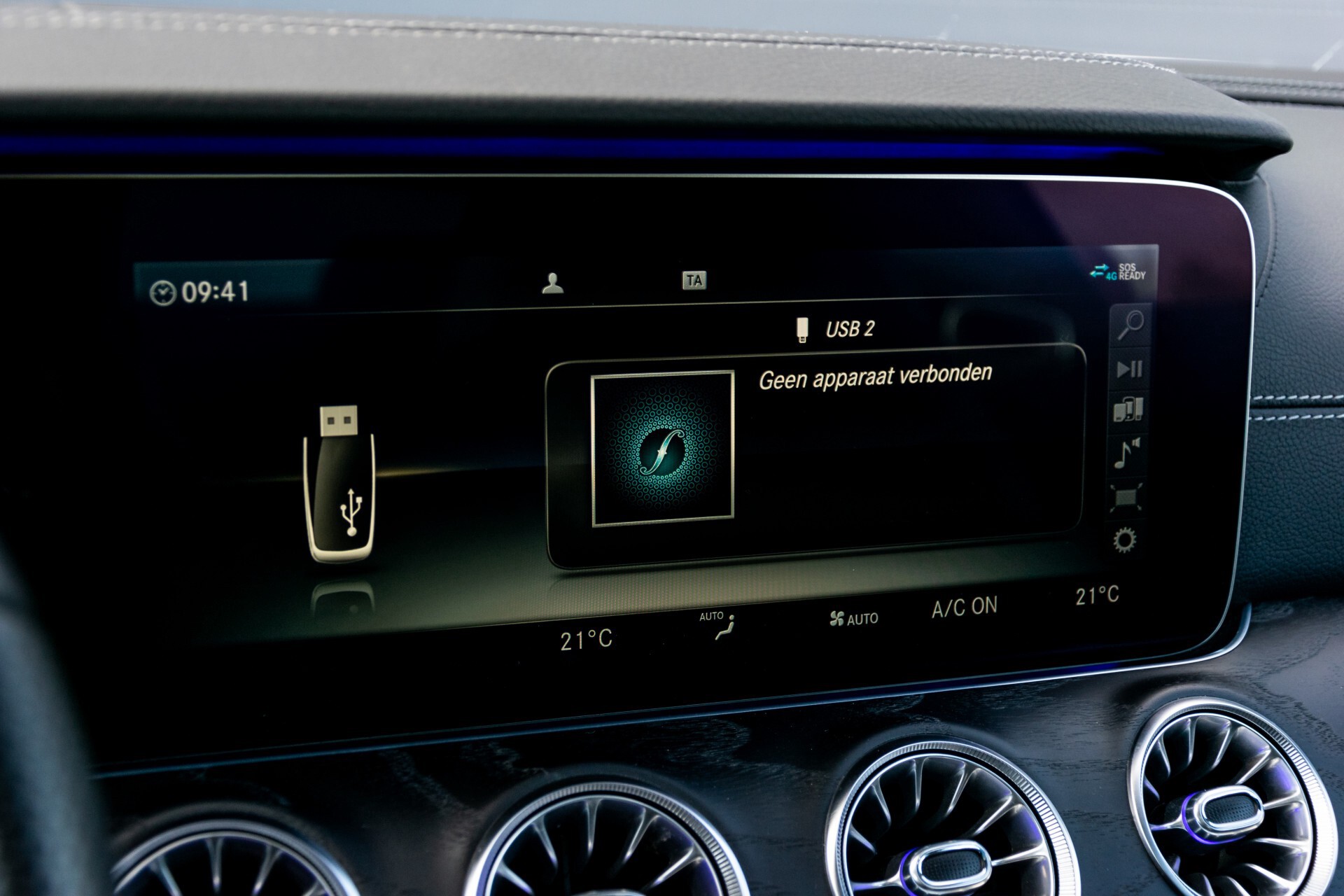 Mercedes-Benz E-Klasse Coupé 300 AMG Panorama/Rij-assist/Keyless/Massage/Memory/HUD/Standkachel/Night Aut9 Foto 23