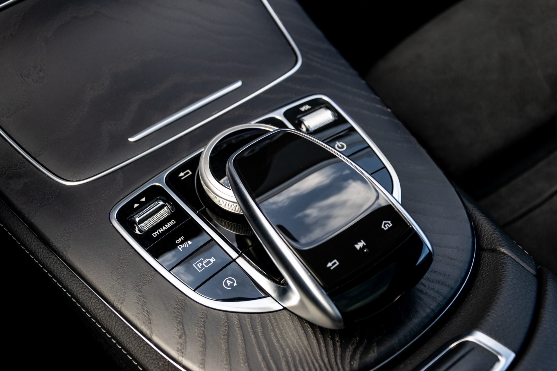 Mercedes-Benz E-Klasse Coupé 300 AMG Panorama/Rij-assist/Keyless/Massage/Memory/HUD/Standkachel/Night Aut9 Foto 24