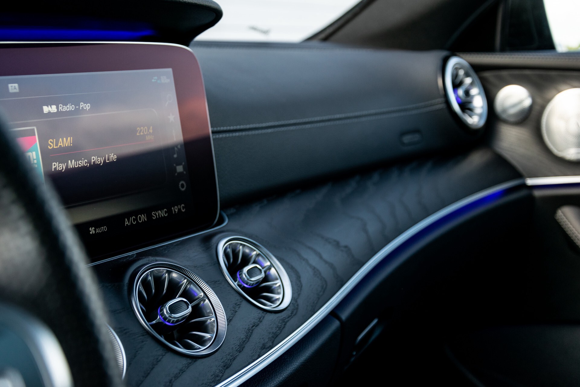 Mercedes-Benz E-Klasse Coupé 300 AMG Panorama/Rij-assist/Keyless/Massage/Memory/HUD/Standkachel/Night Aut9 Foto 28