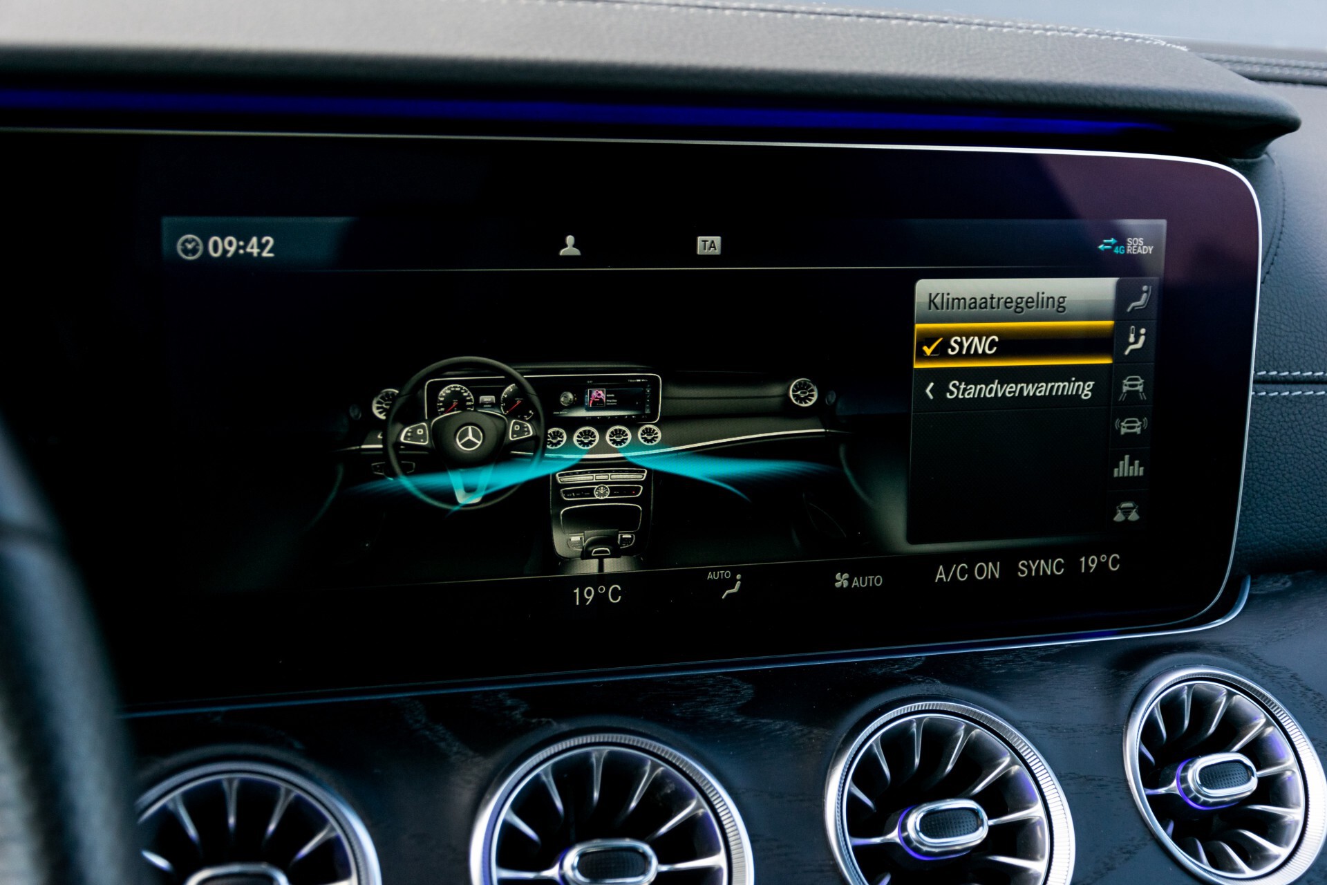 Mercedes-Benz E-Klasse Coupé 300 AMG Panorama/Rij-assist/Keyless/Massage/Memory/HUD/Standkachel/Night Aut9 Foto 29