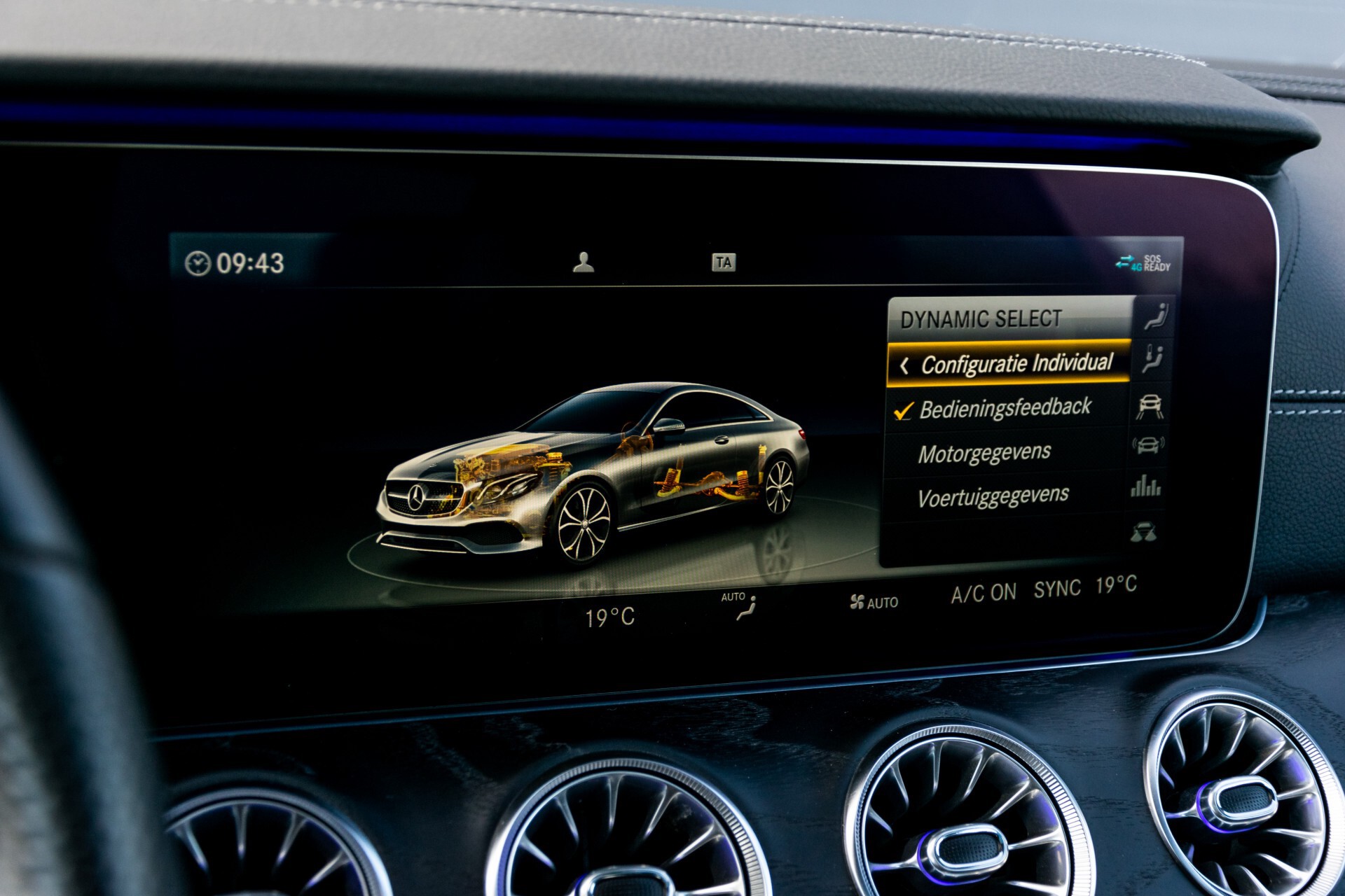 Mercedes-Benz E-Klasse Coupé 300 AMG Panorama/Rij-assist/Keyless/Massage/Memory/HUD/Standkachel/Night Aut9 Foto 31