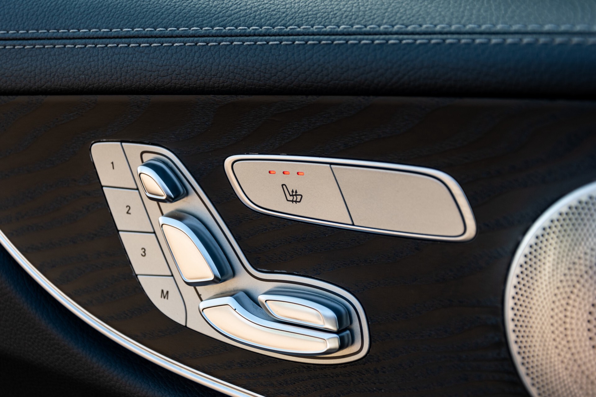 Mercedes-Benz E-Klasse Coupé 300 AMG Panorama/Rij-assist/Keyless/Massage/Memory/HUD/Standkachel/Night Aut9 Foto 36