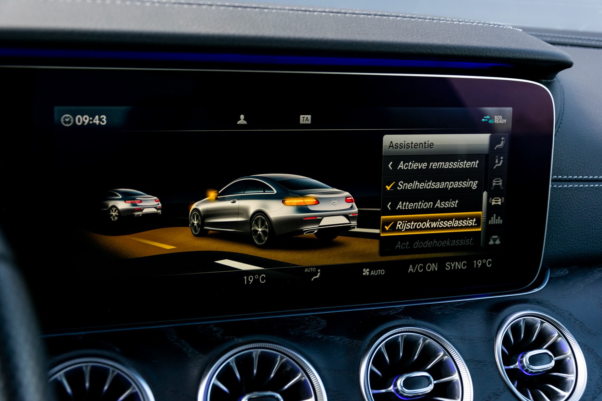 Mercedes-Benz E-Klasse Coupé 300 AMG Panorama/Rij-assist/Keyless/Massage/Memory/HUD/Standkachel/Night Aut9 Foto 41