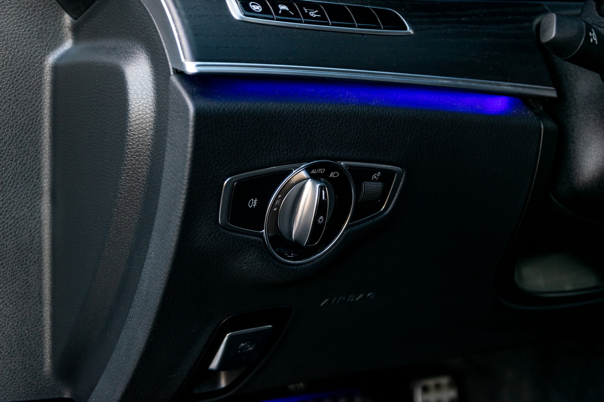 Mercedes-Benz E-Klasse Coupé 300 AMG Panorama/Rij-assist/Keyless/Massage/Memory/HUD/Standkachel/Night Aut9 Foto 44