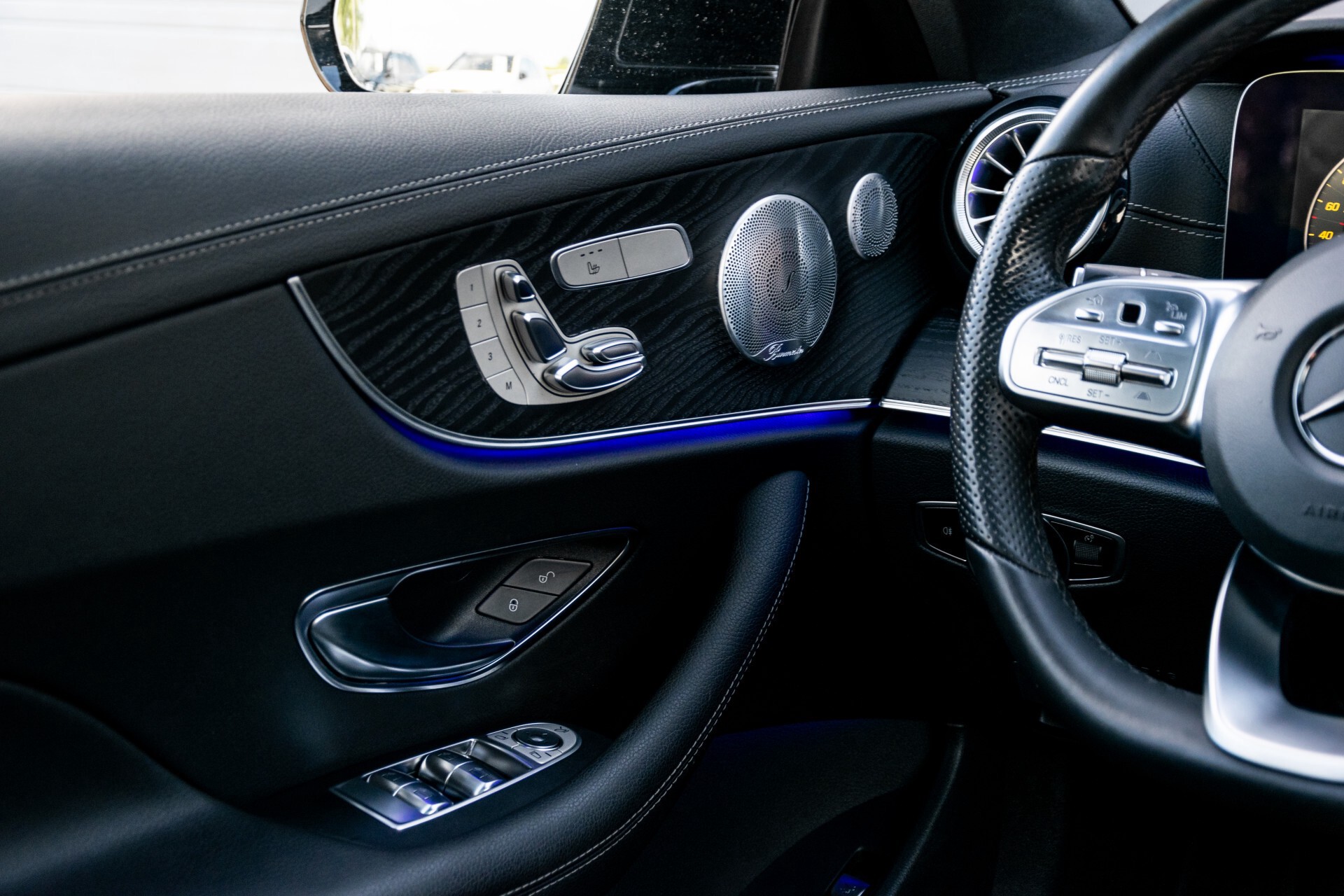 Mercedes-Benz E-Klasse Coupé 300 AMG Panorama/Rij-assist/Keyless/Massage/Memory/HUD/Standkachel/Night Aut9 Foto 46