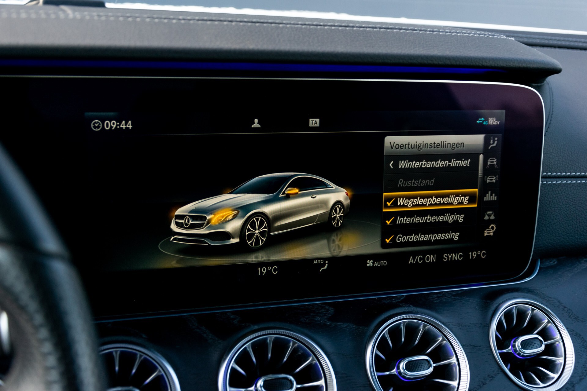 Mercedes-Benz E-Klasse Coupé 300 AMG Panorama/Rij-assist/Keyless/Massage/Memory/HUD/Standkachel/Night Aut9 Foto 49