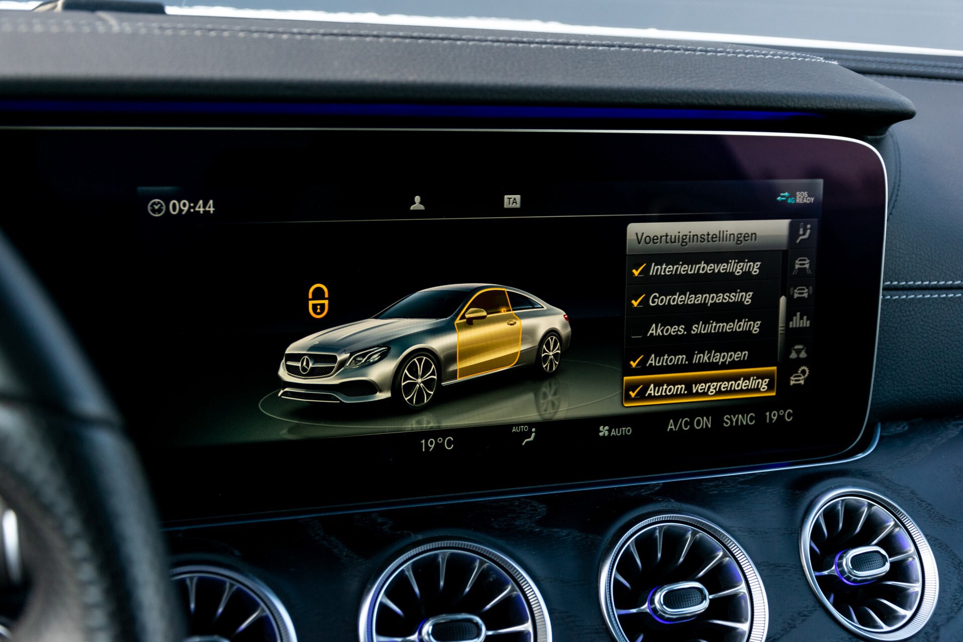 Mercedes-Benz E-Klasse Coupé 300 AMG Panorama/Rij-assist/Keyless/Massage/Memory/HUD/Standkachel/Night Aut9 Foto 53