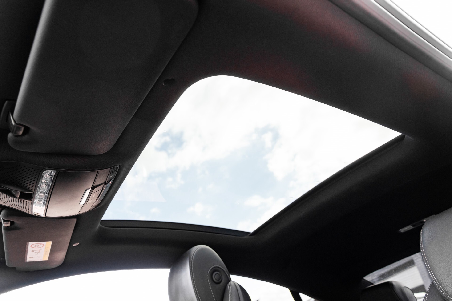 Mercedes-Benz E-Klasse Coupé 300 AMG Panorama/Rij-assist/Keyless/Massage/Memory/HUD/Standkachel/Night Aut9 Foto 54