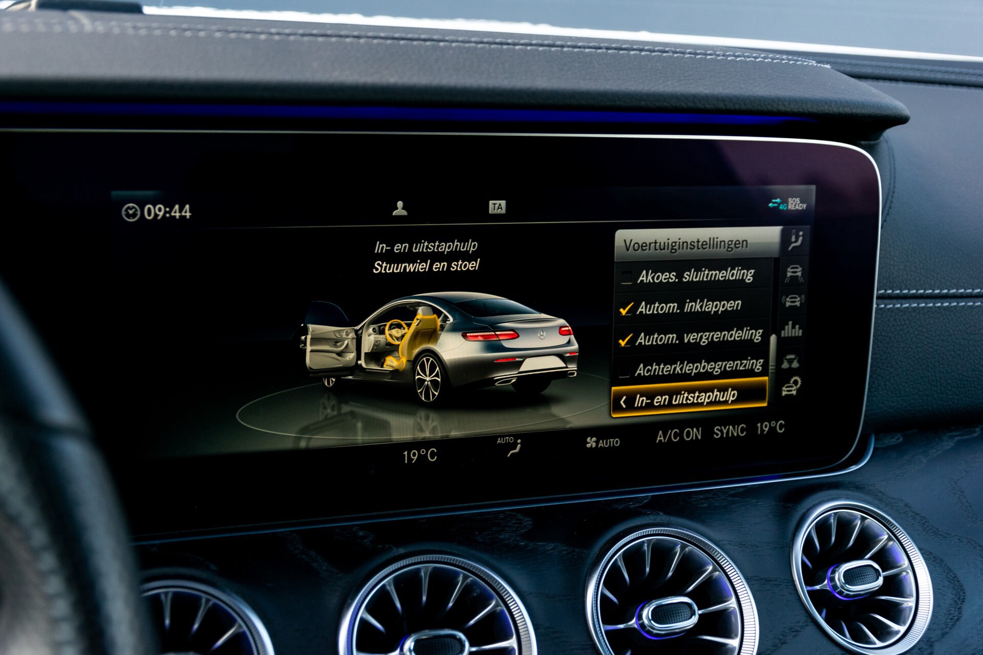 Mercedes-Benz E-Klasse Coupé 300 AMG Panorama/Rij-assist/Keyless/Massage/Memory/HUD/Standkachel/Night Aut9 Foto 55