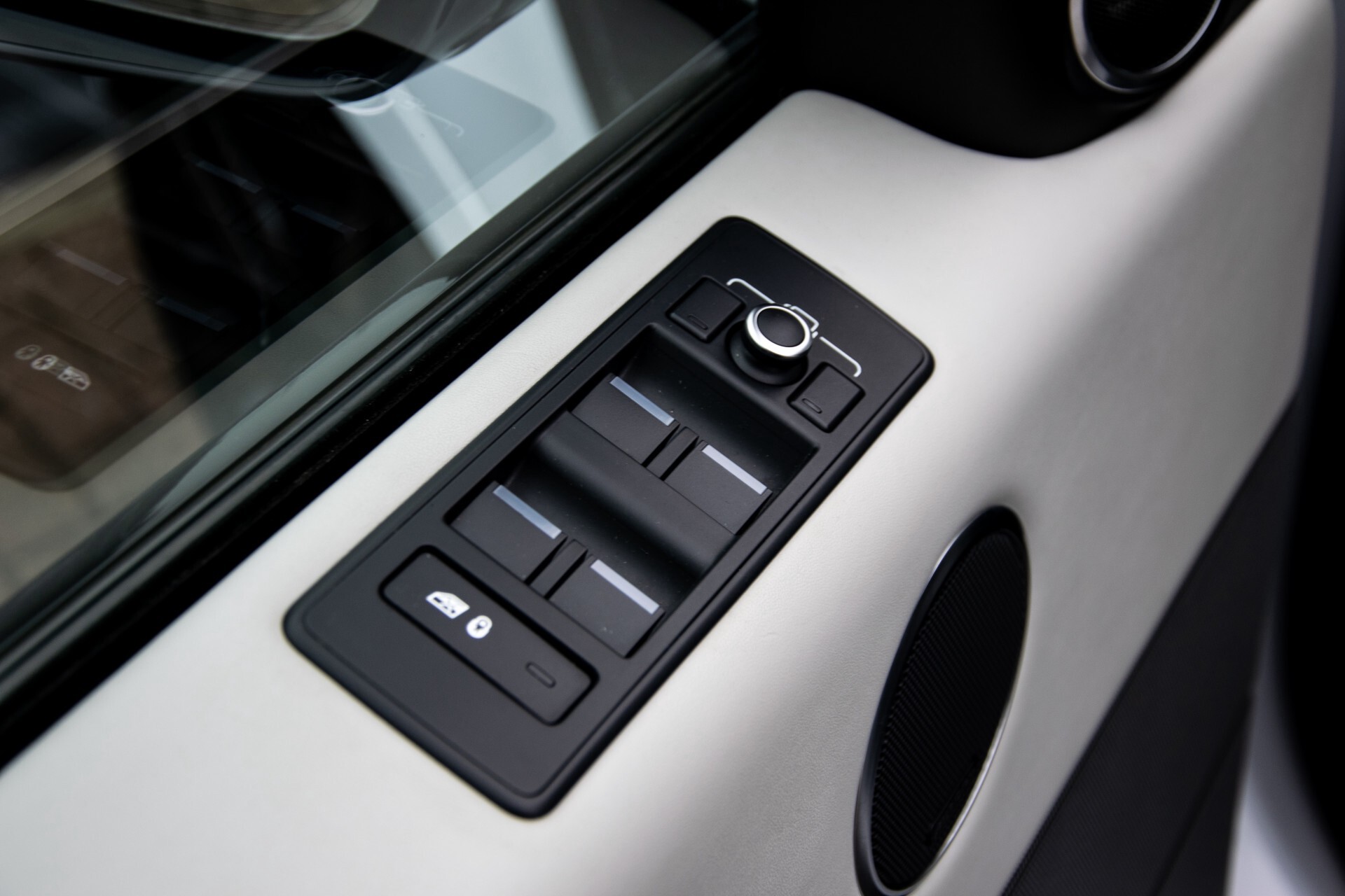 Land Rover Range Rover Sport SVR 5.0 V8 Supercharged Carbon/Edition/ACC/Keyless/Panorama/Meridian/New Service Aut8 Foto 27