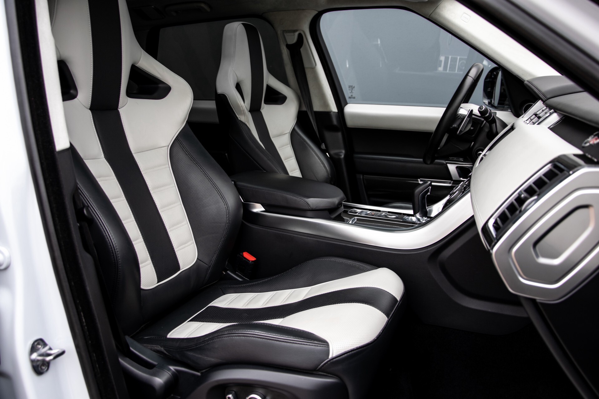 Land Rover Range Rover Sport SVR 5.0 V8 Supercharged Carbon/Edition/ACC/Keyless/Panorama/Meridian/New Service Aut8 Foto 3