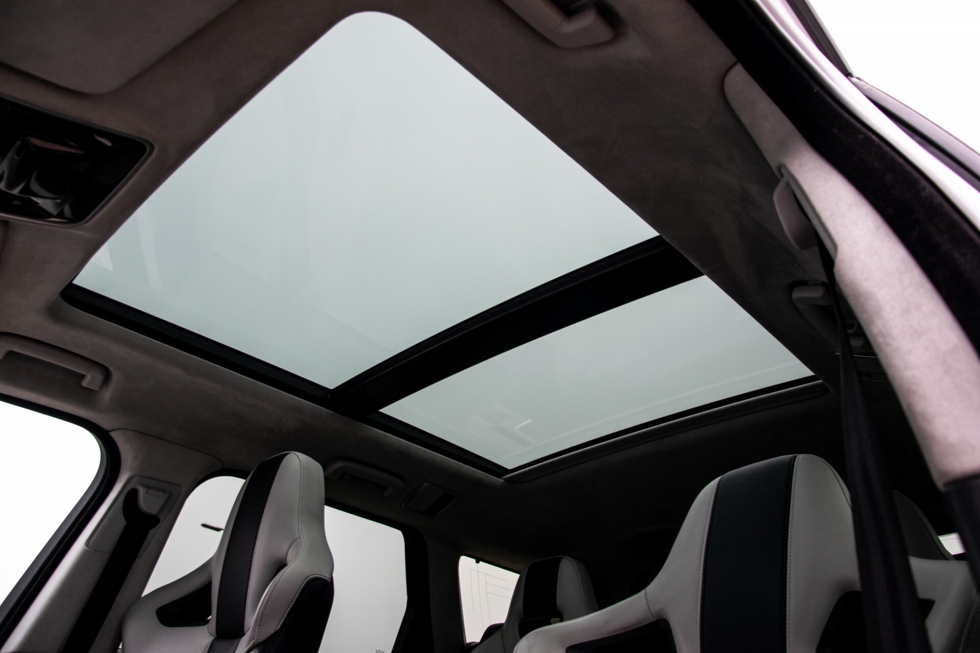 Land Rover Range Rover Sport SVR 5.0 V8 Supercharged Carbon/Edition/ACC/Keyless/Panorama/Meridian/New Service Aut8 Foto 52