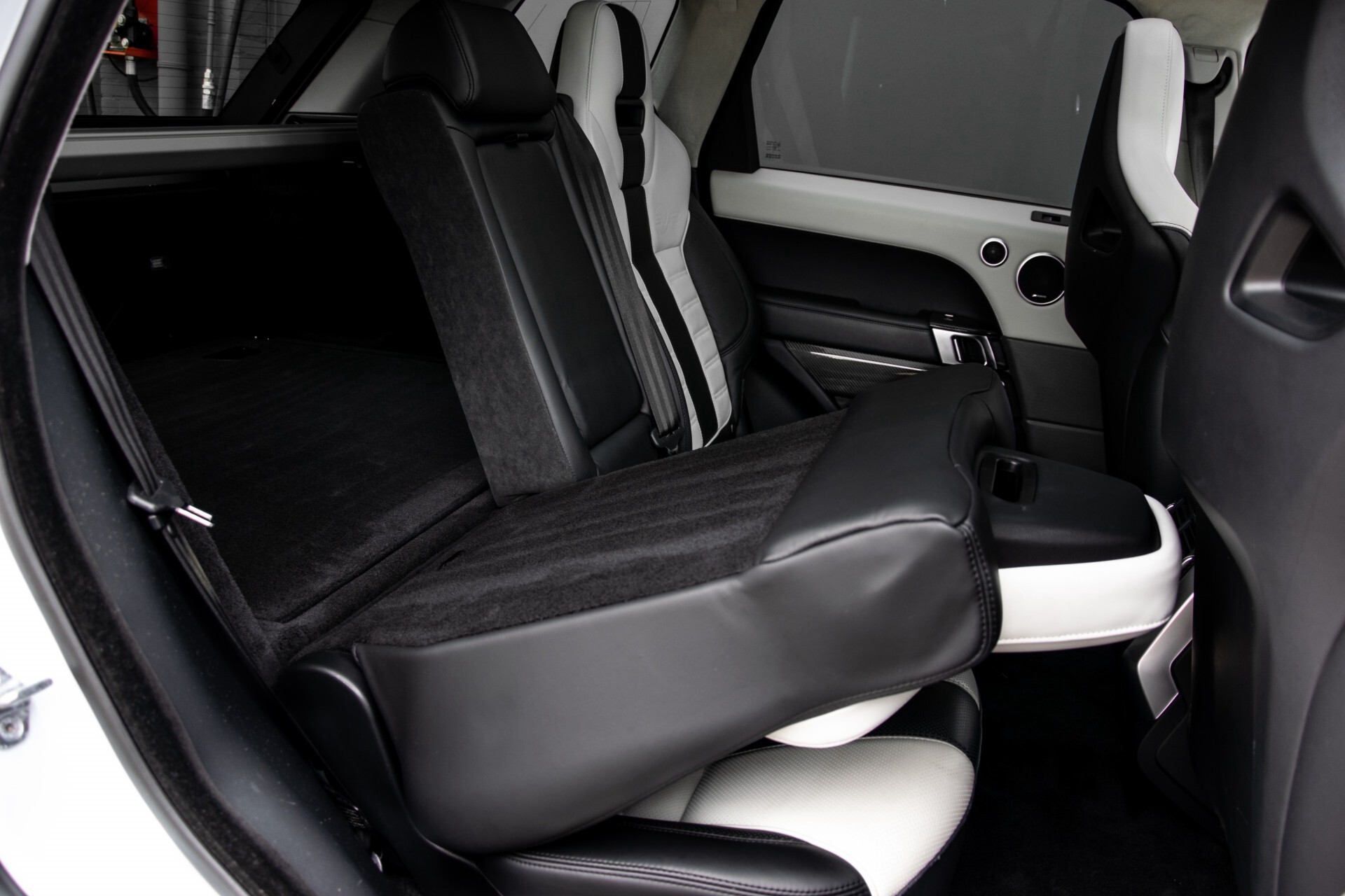 Land Rover Range Rover Sport SVR 5.0 V8 Supercharged Carbon/Edition/ACC/Keyless/Panorama/Meridian/New Service Aut8 Foto 6