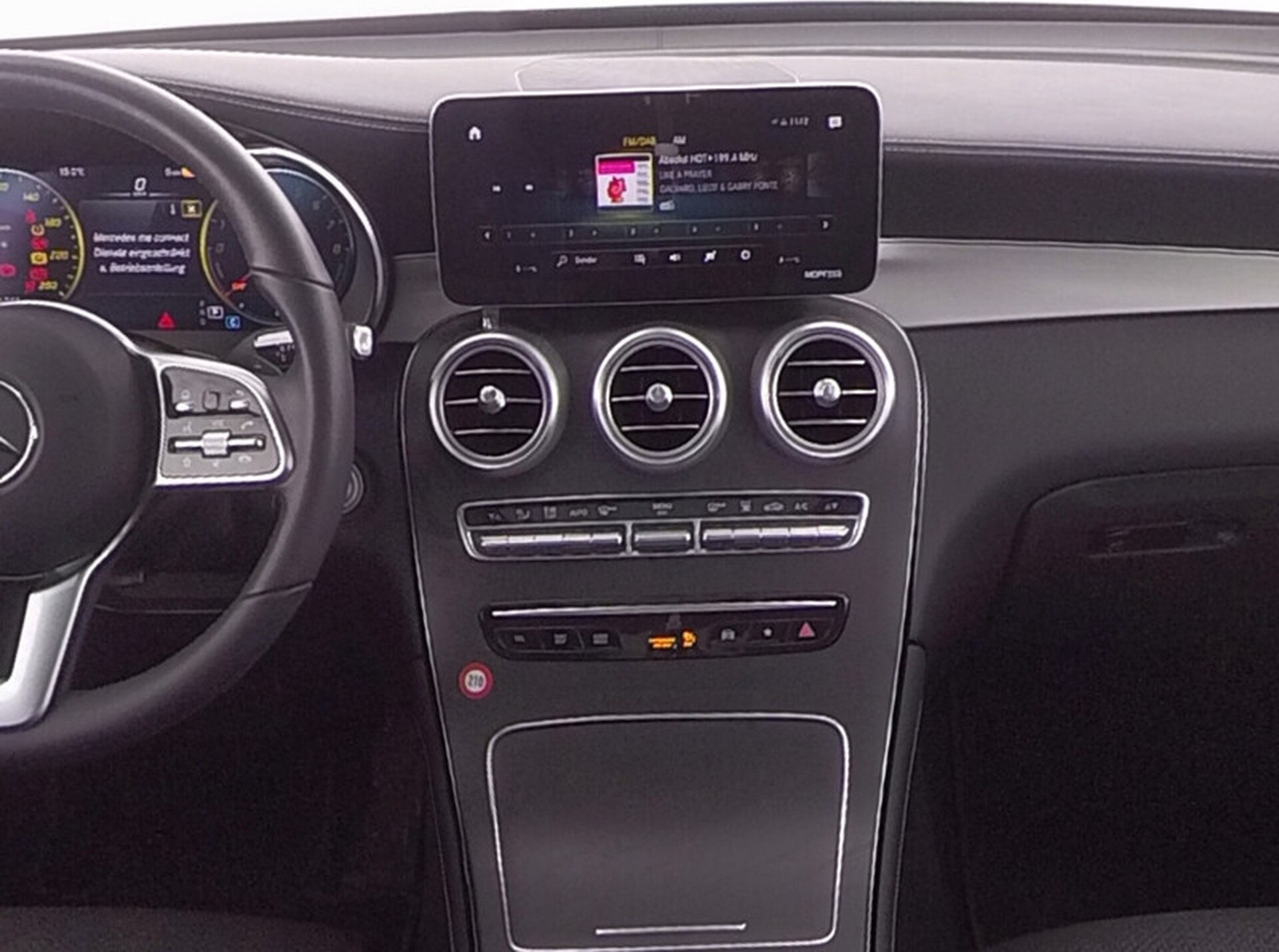 Mercedes-Benz GLC 300e 4-M Rij-assistentie Plus/Panorama/Night/Trekhaak/Infotainment/Treeplanken Aut9 Foto 7