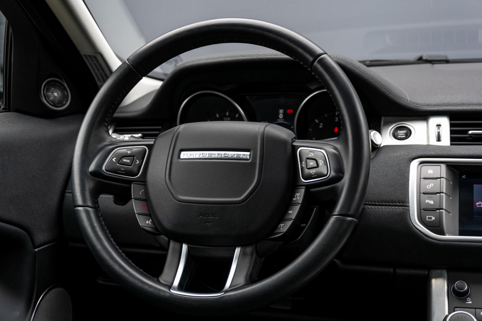 Land Rover Range Rover Evoque 2.0 TD4 SE Dynamic Blackline Panorama Camera Aut9 Foto 8