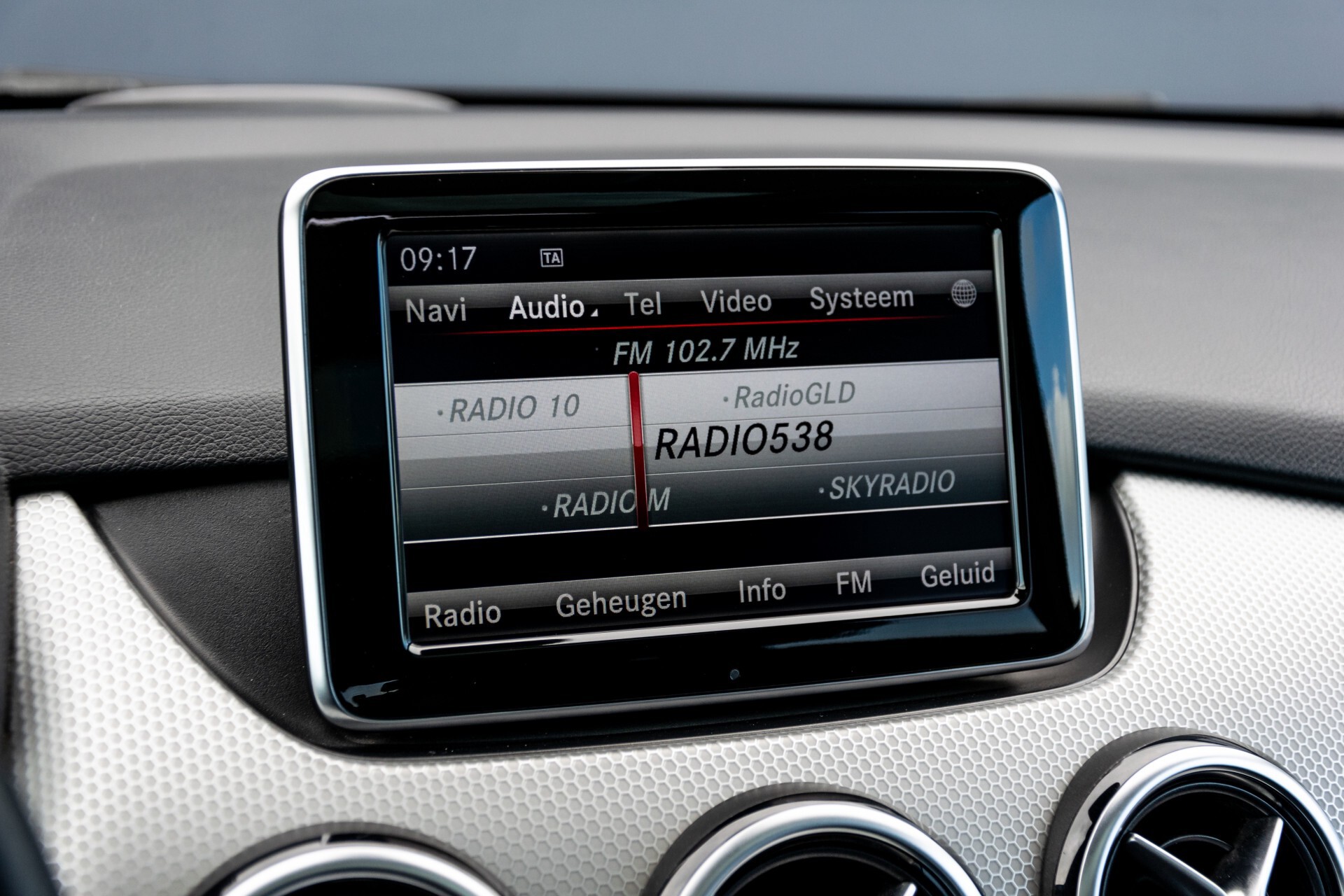 Mercedes-Benz B-Klasse 250 Sport Panorama/Comand/Bi-xenon/Night/Verw-stln Aut7 Foto 17