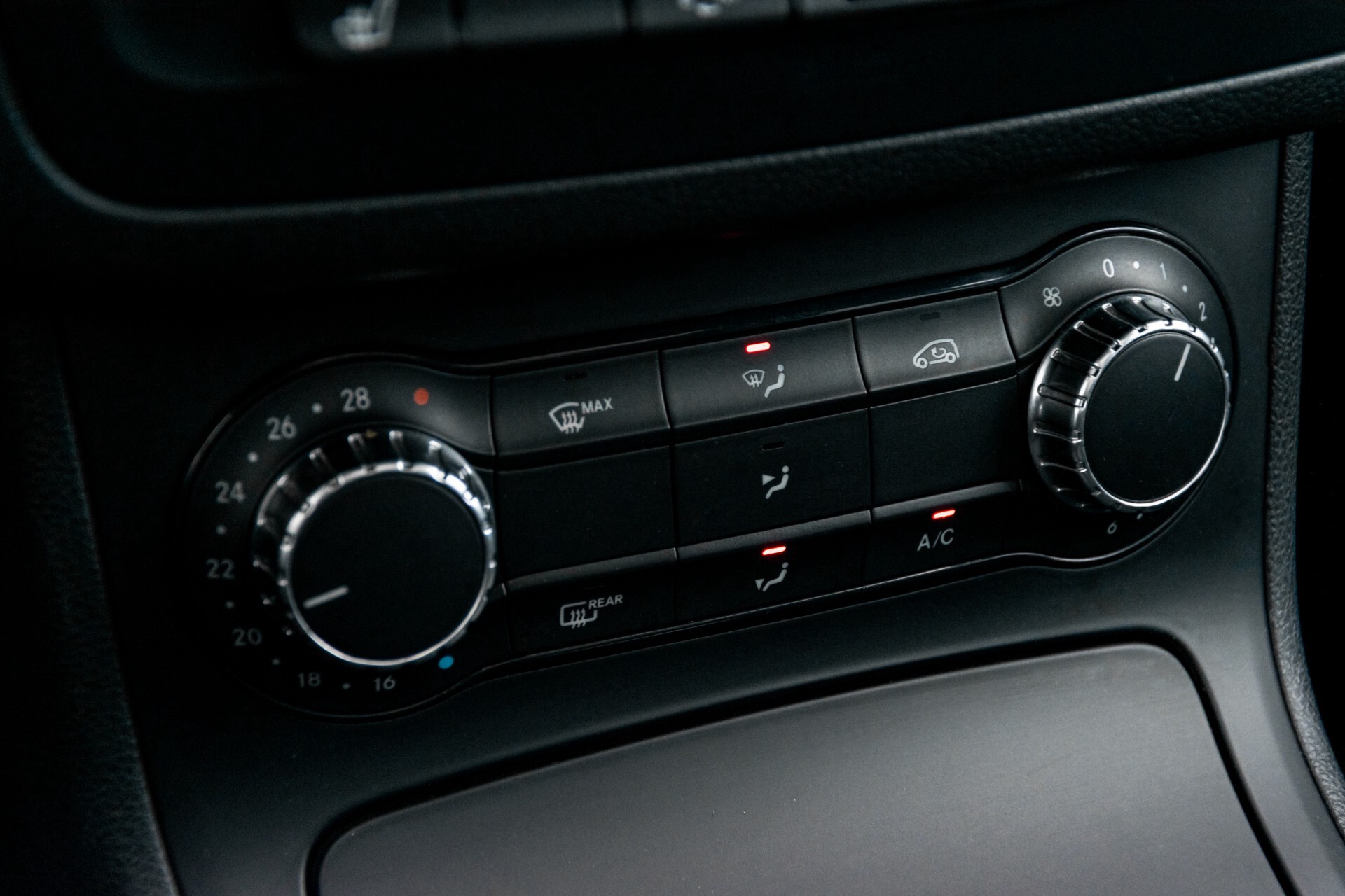 Mercedes-Benz B-Klasse 250 Sport Panorama/Comand/Bi-xenon/Night/Verw-stln Aut7 Foto 29