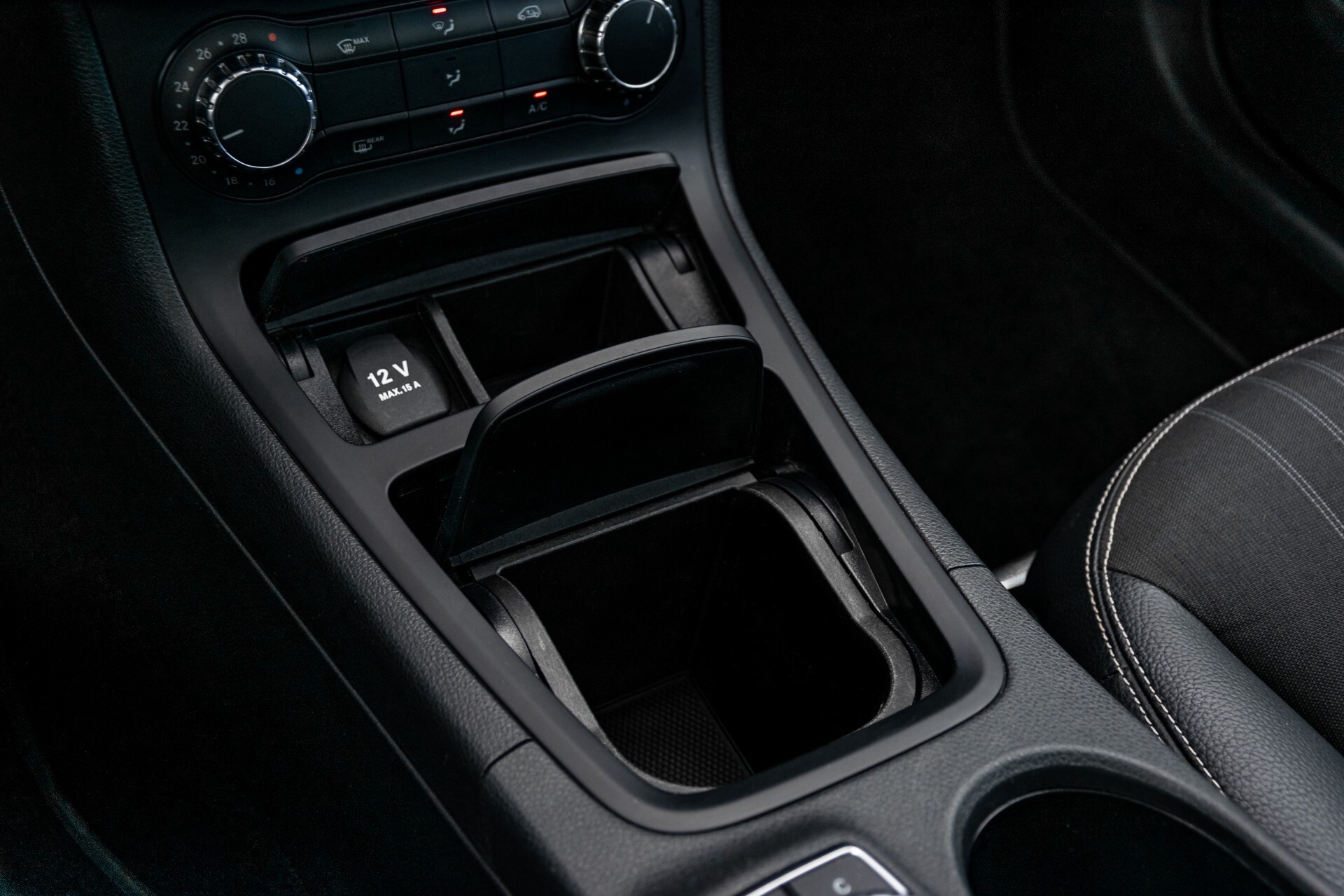 Mercedes-Benz B-Klasse 250 Sport Panorama/Comand/Bi-xenon/Night/Verw-stln Aut7 Foto 32