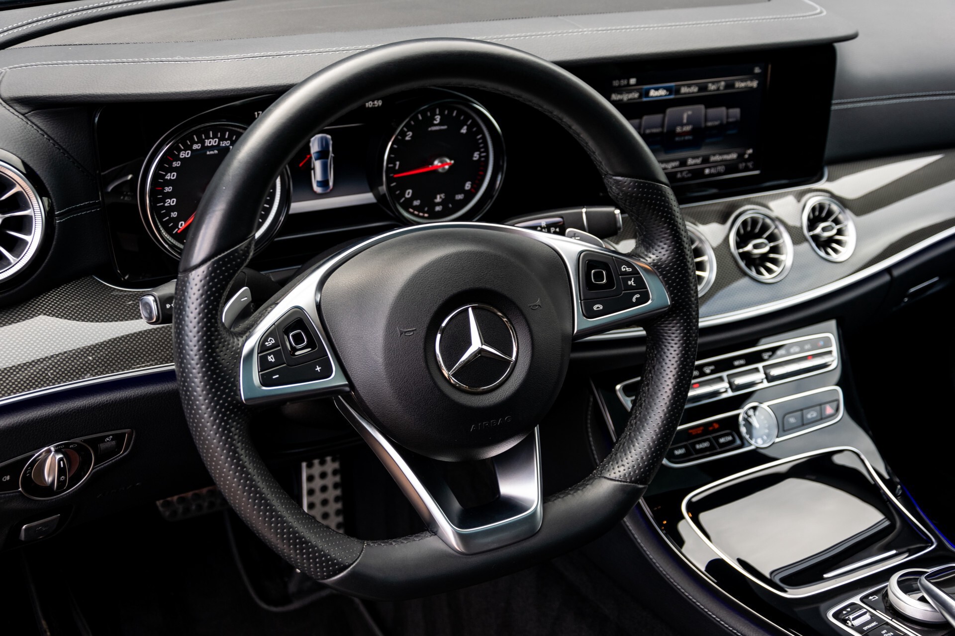 Mercedes-Benz E-Klasse Coupé 220 d AMG Night Panorama Aut9 Foto 16