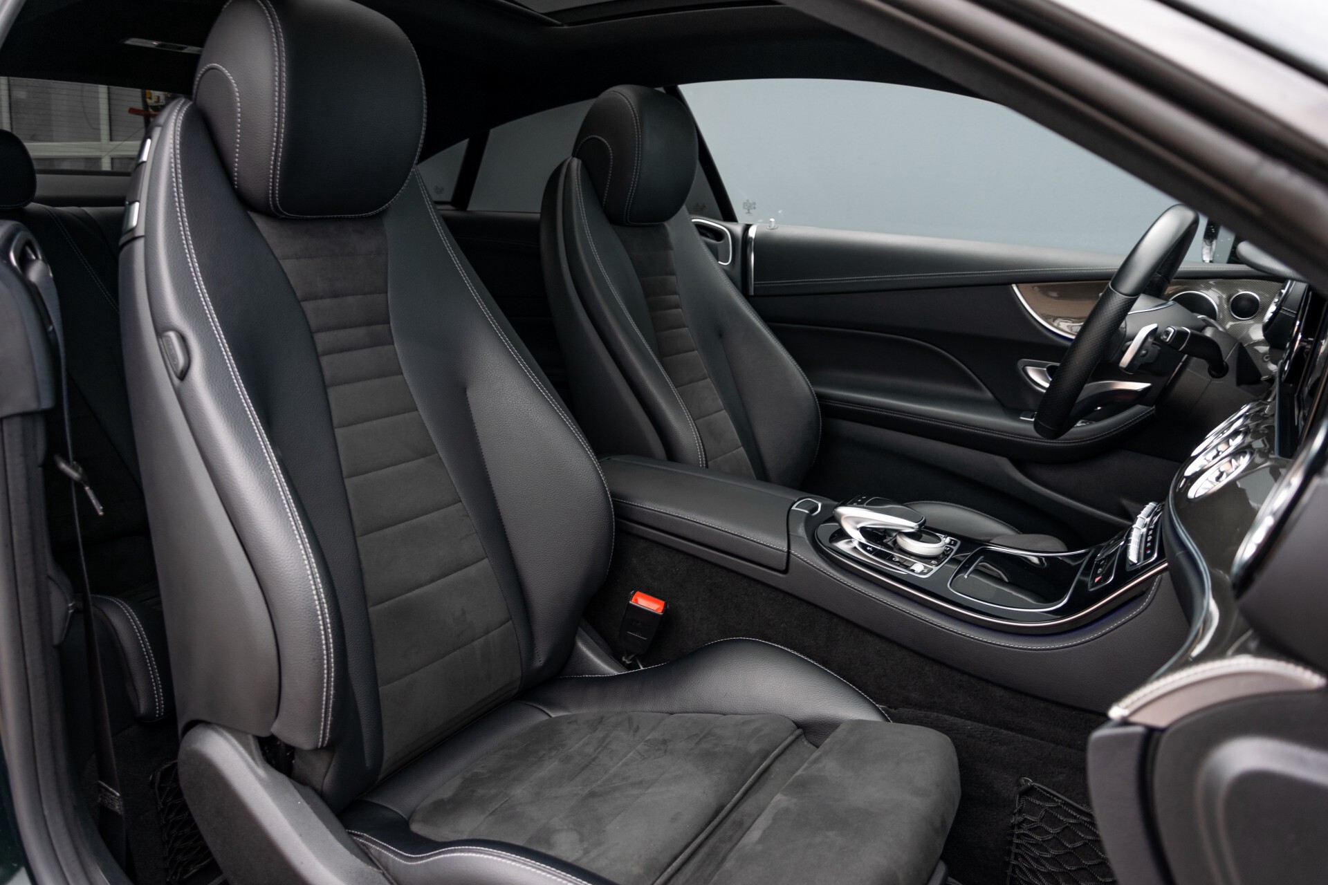 Mercedes-Benz E-Klasse Coupé 220 d AMG Night Panorama Aut9 Foto 3