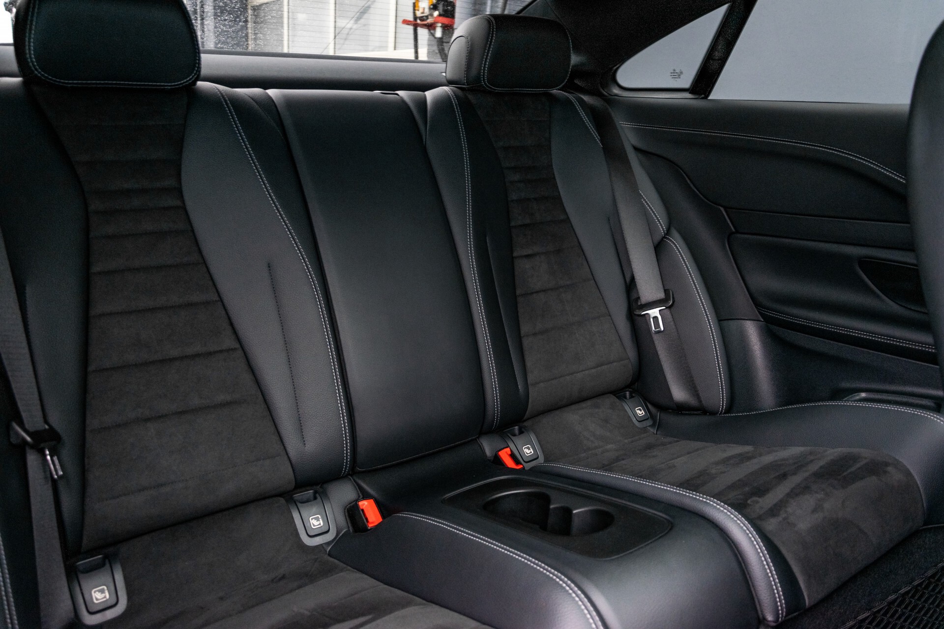 Mercedes-Benz E-Klasse Coupé 220 d AMG Night Panorama Aut9 Foto 4