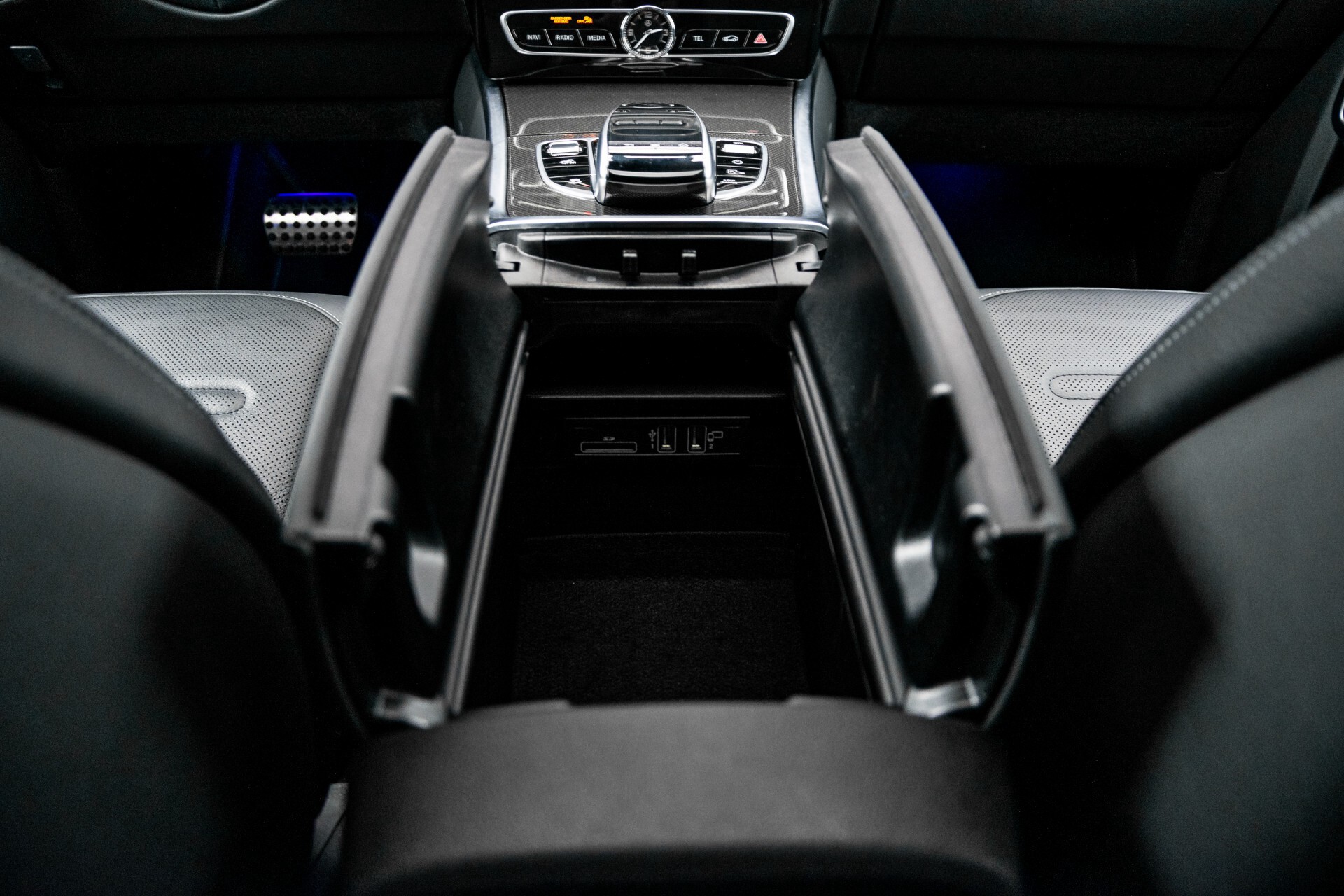 Mercedes-Benz G-Klasse 500 AMG Massage/Entertainment/Manufaktur/Standkachel/Distronic/RVS Aut9 Foto 47