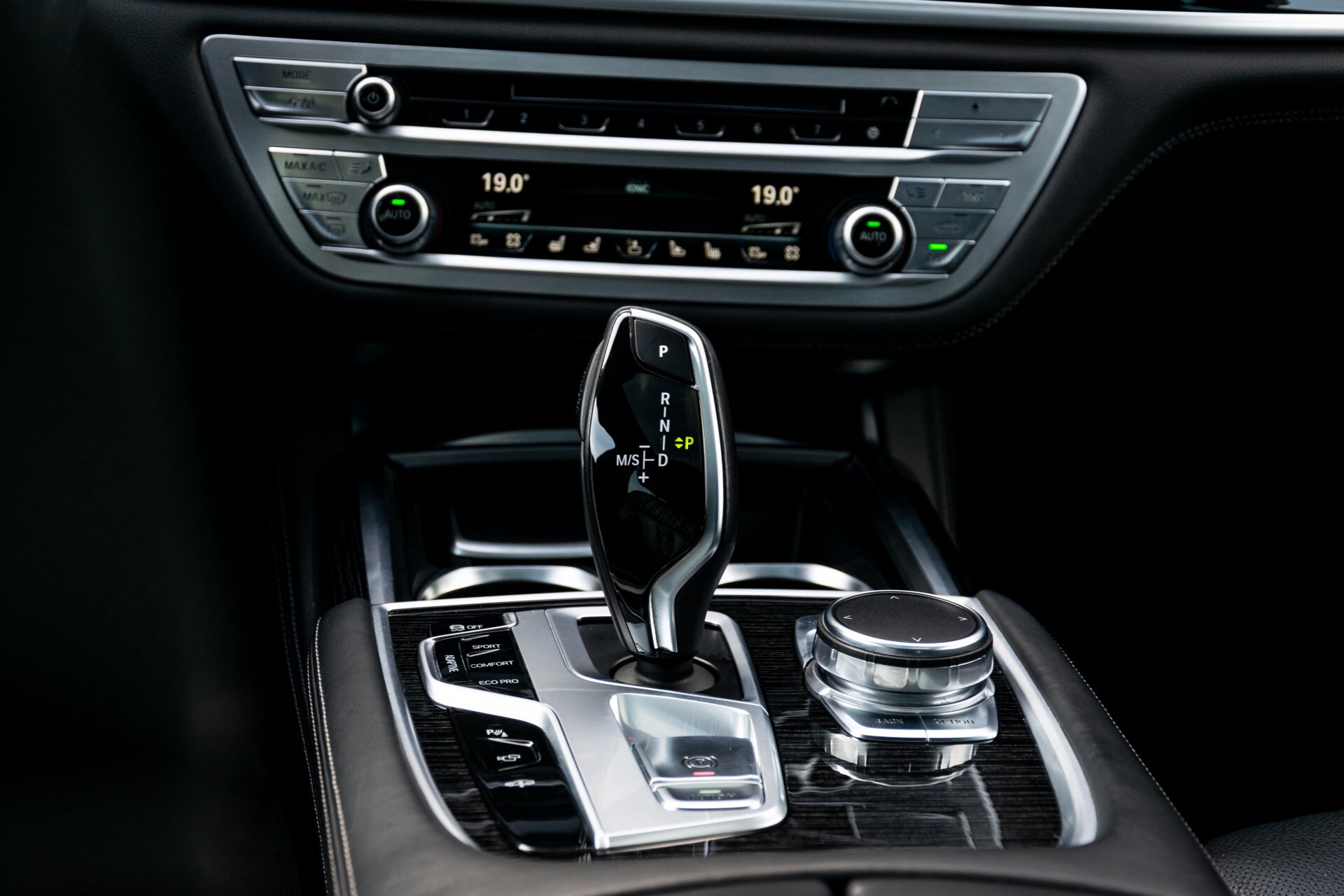 BMW 7 Serie 740d xDrive M-Sport High Executive Full Options Aut8 Foto 30