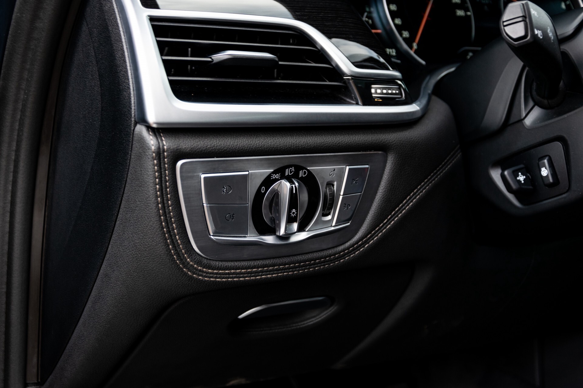 BMW 7 Serie 740d xDrive M-Sport High Executive Full Options Aut8 Foto 36