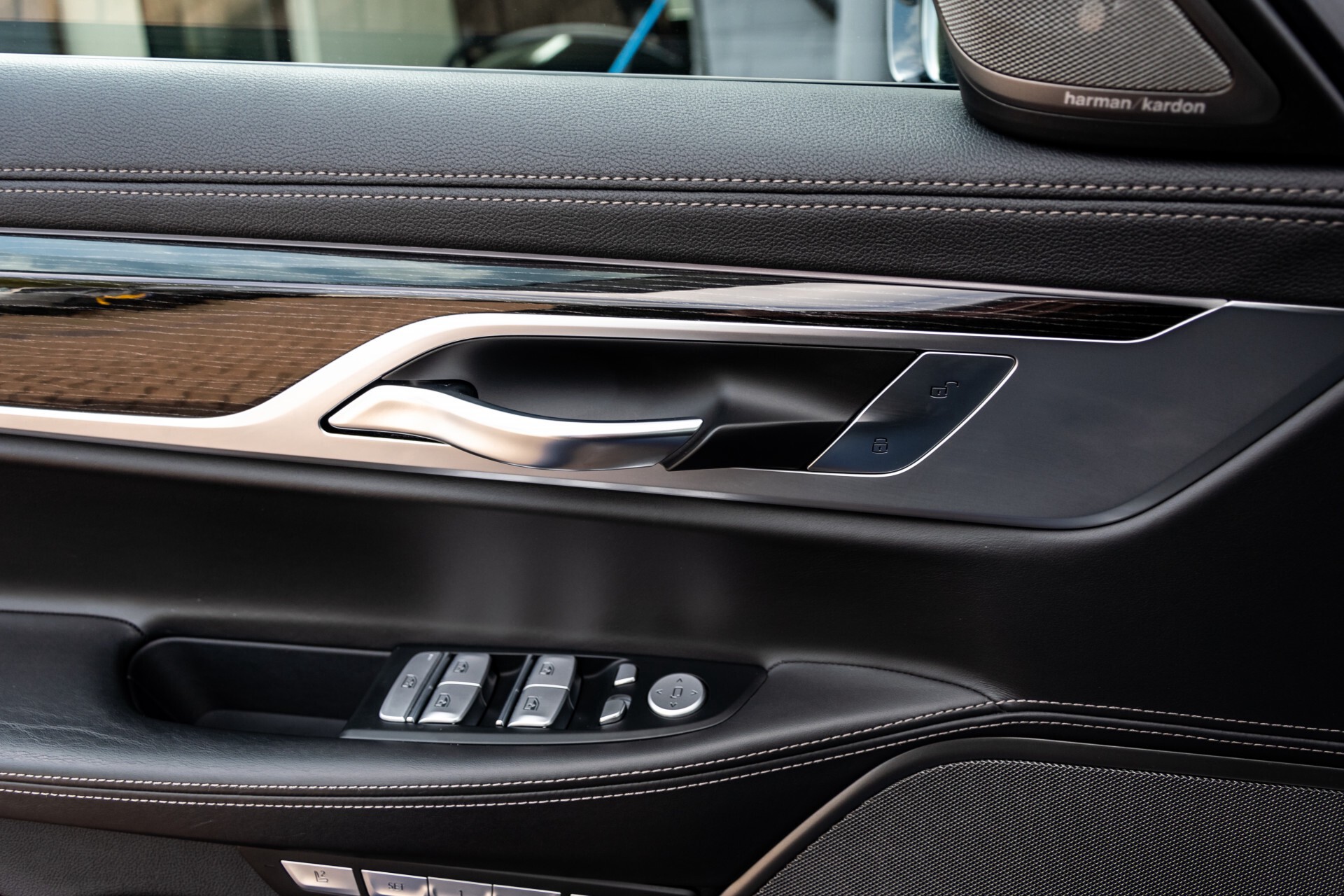 BMW 7 Serie 740d xDrive M-Sport High Executive Full Options Aut8 Foto 40