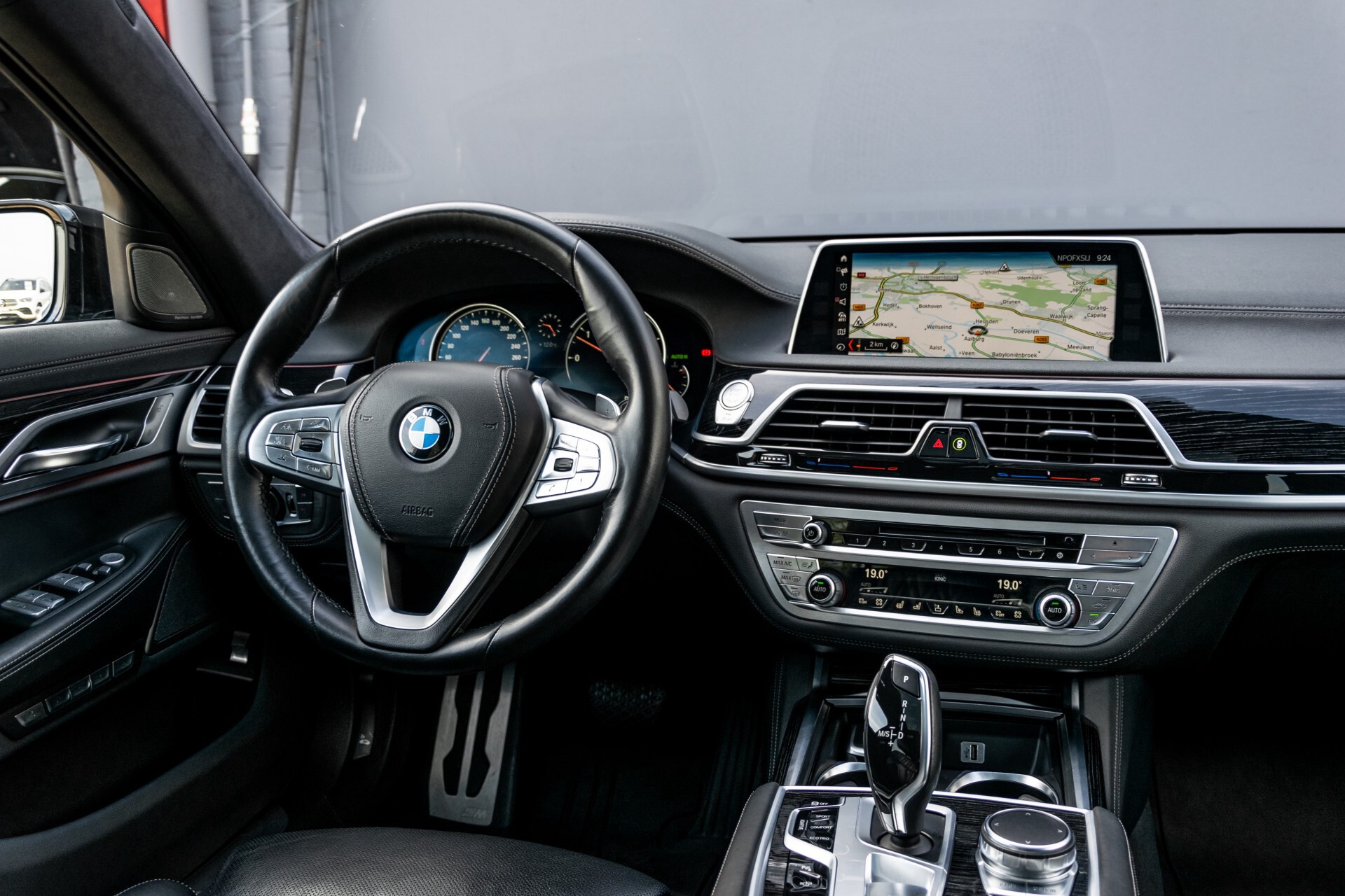 BMW 7 Serie 740d xDrive M-Sport High Executive Full Options Aut8 Foto 6