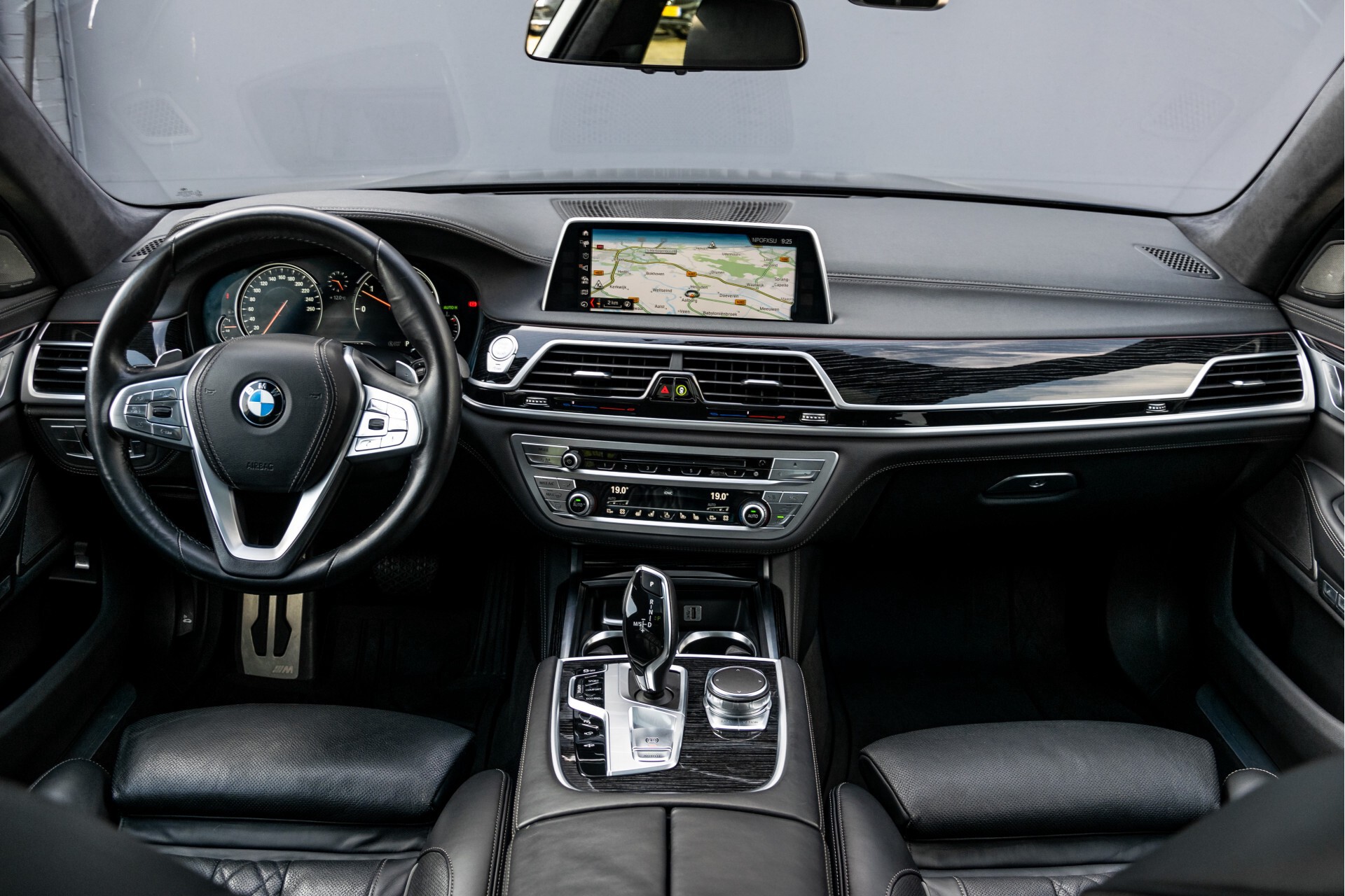 BMW 7 Serie 740d xDrive M-Sport High Executive Full Options Aut8 Foto 8