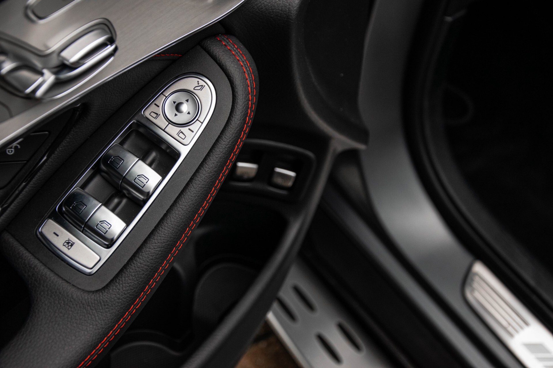 Mercedes-Benz GLC 43 AMG 4M Night Pano/Sportuitlaat/Keyless/Distronic/Widescreen/MBUX/Burmester/21"/Trekhaak Aut9 Foto 30