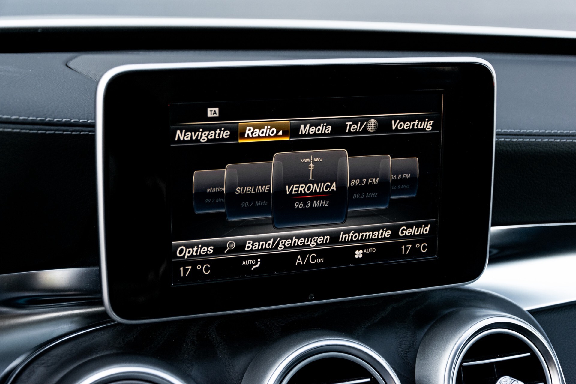 Mercedes-Benz C-Klasse Estate 220 Bluetec AMG Panorama/HUD/Memory Aut7 Foto 17