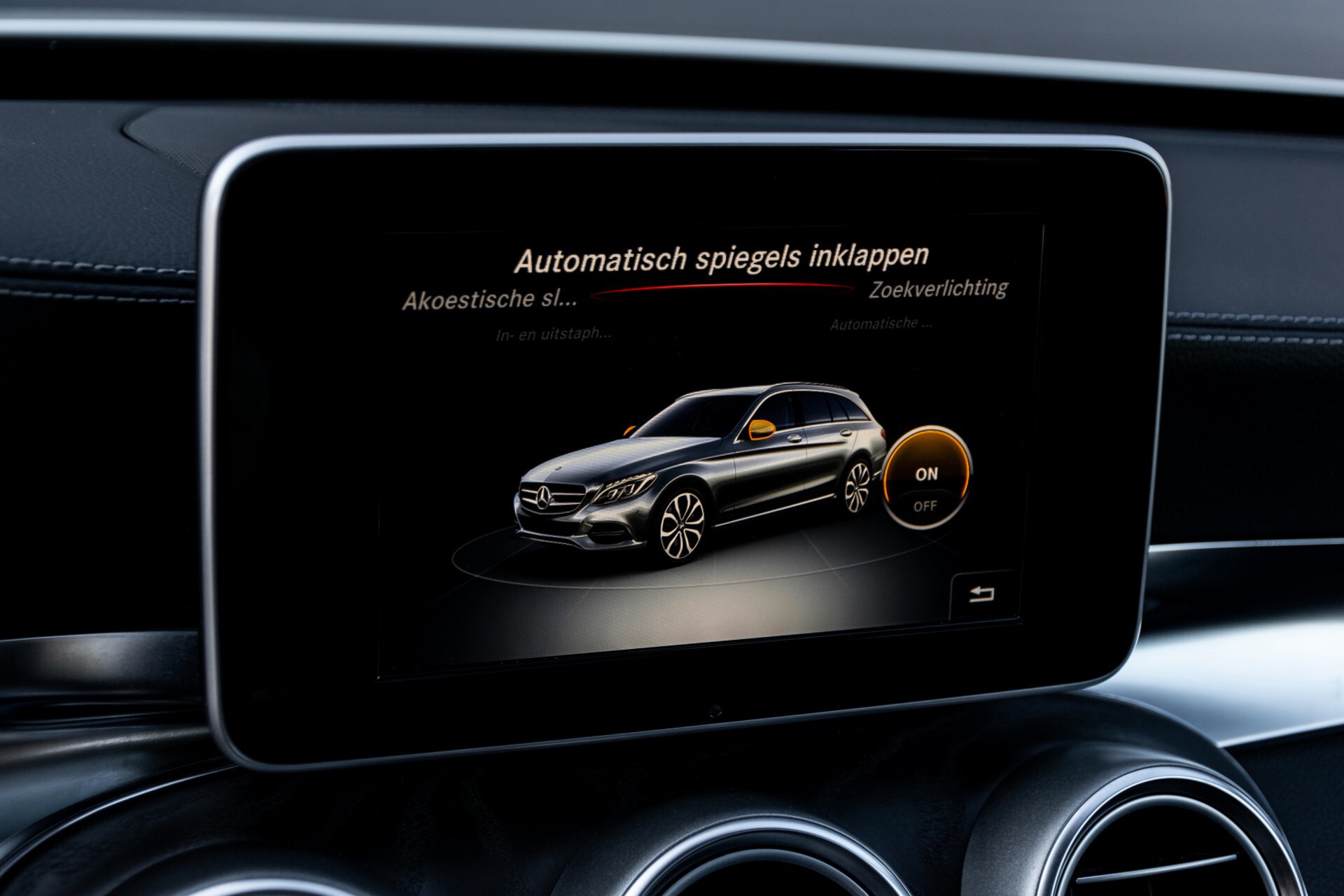 Mercedes-Benz C-Klasse Estate 220 Bluetec AMG Panorama/HUD/Memory Aut7 Foto 27