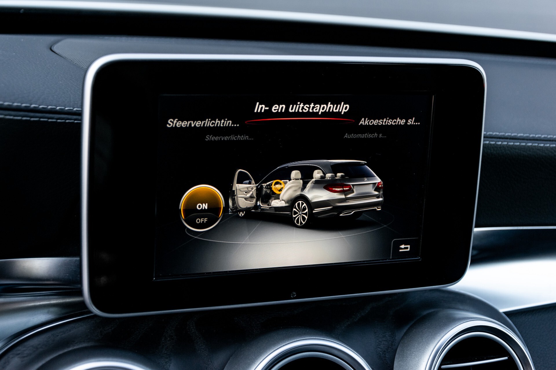 Mercedes-Benz C-Klasse Estate 220 Bluetec AMG Panorama/HUD/Memory Aut7 Foto 33