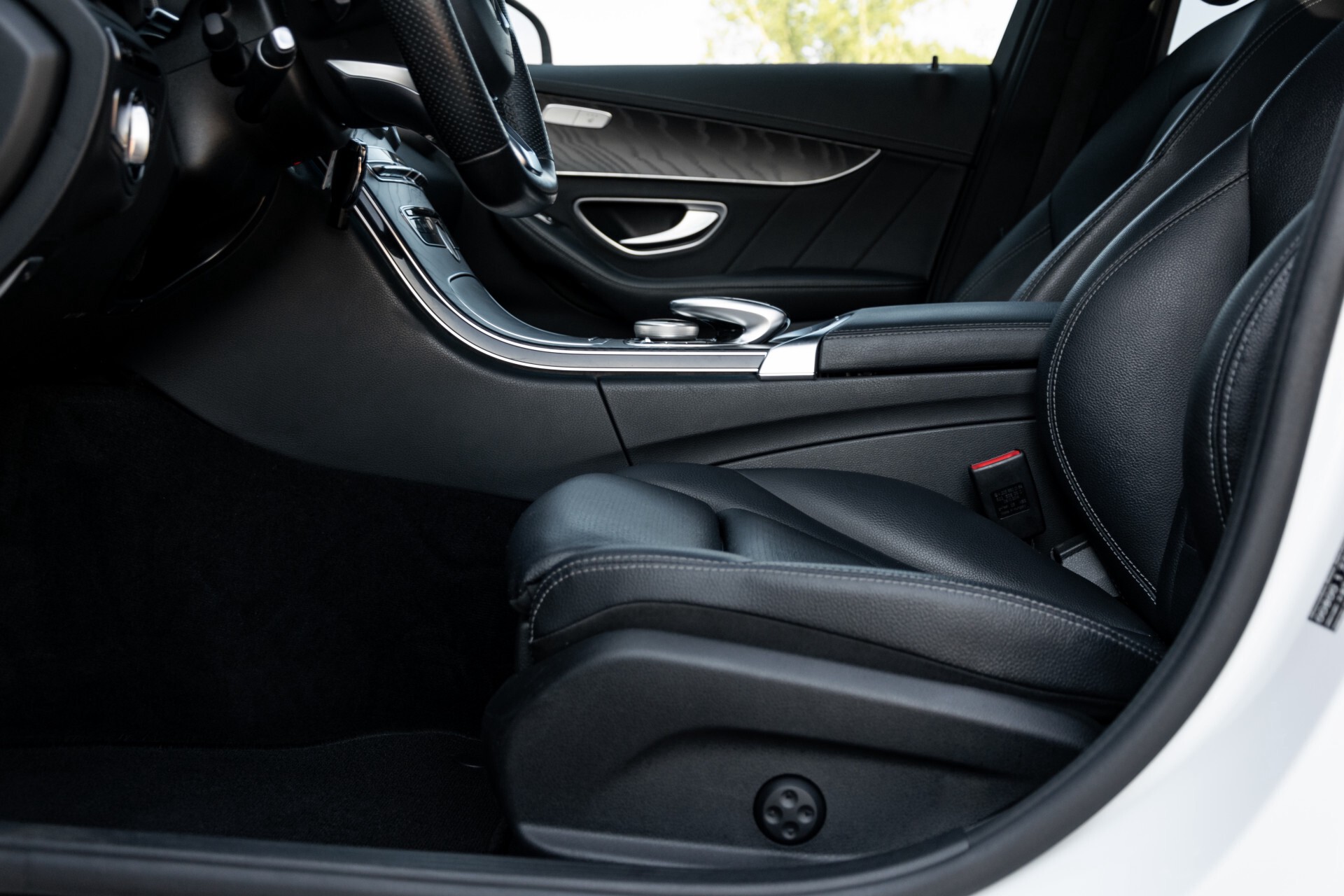 Mercedes-Benz C-Klasse Estate 220 Bluetec AMG Panorama/HUD/Memory Aut7 Foto 42