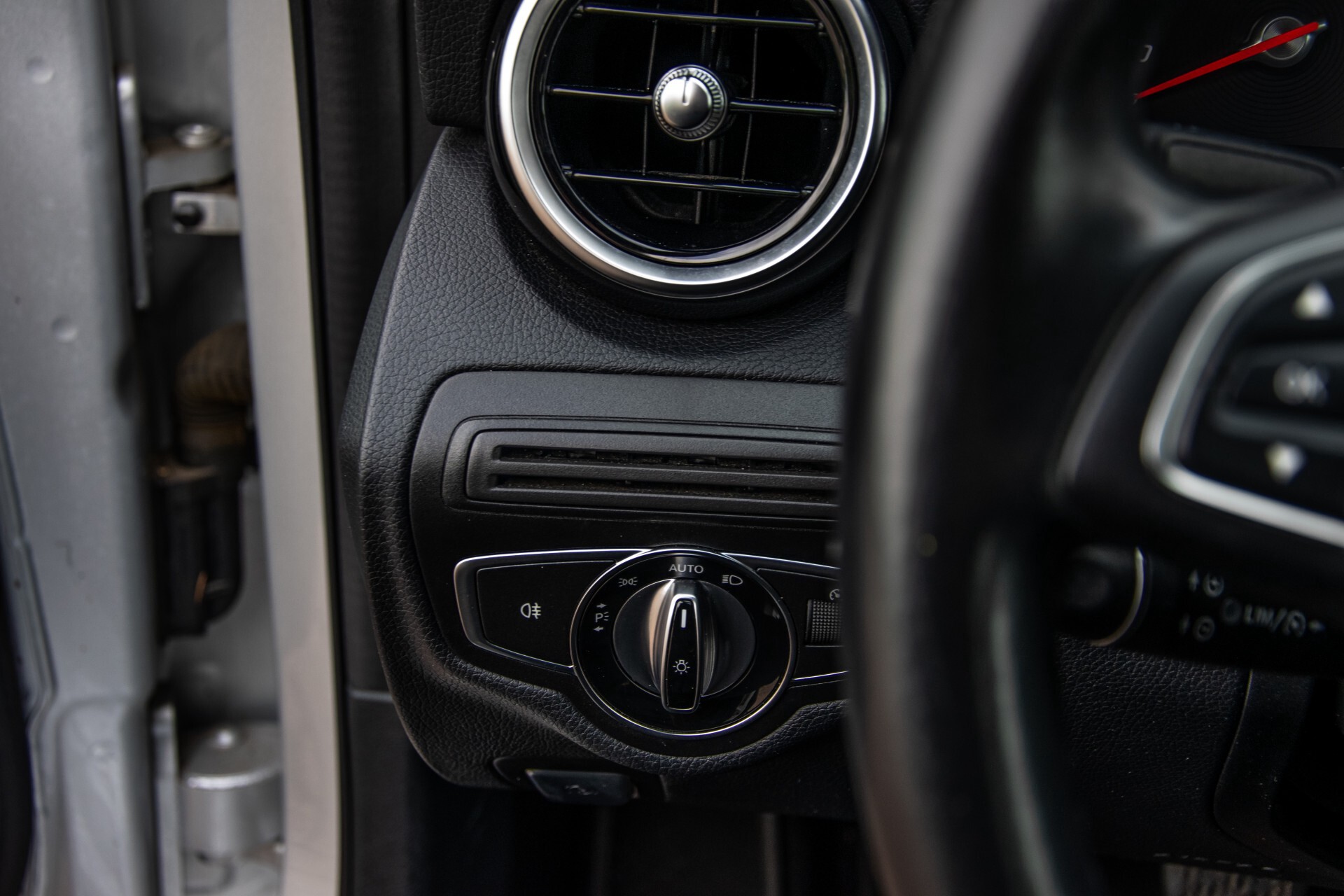 Mercedes-Benz C-Klasse 180 Bluetec Lease Edition Intelligent Light System/Cruise Control/Navi Foto 15