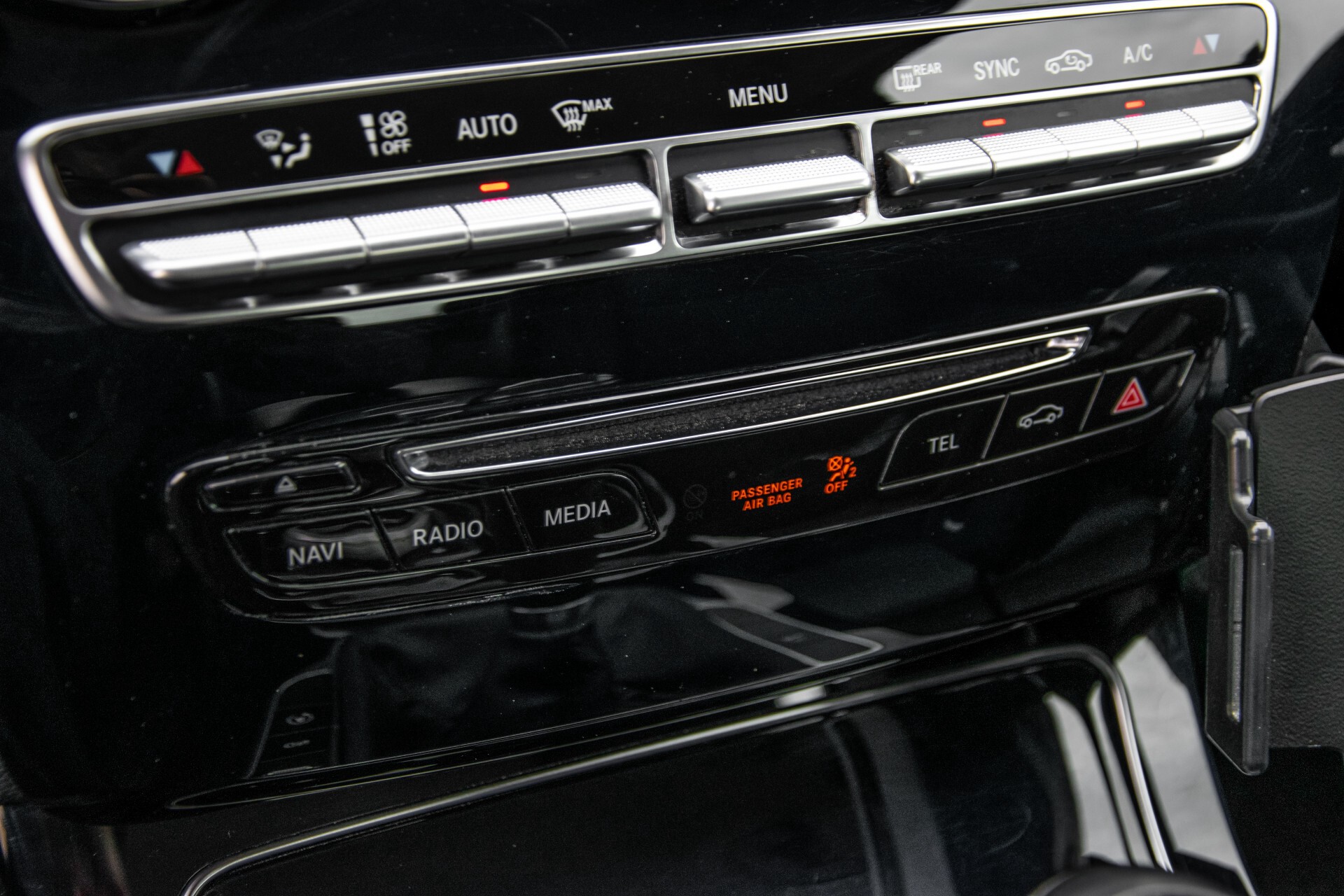 Mercedes-Benz C-Klasse 180 Bluetec Lease Edition Intelligent Light System/Cruise Control/Navi Foto 19